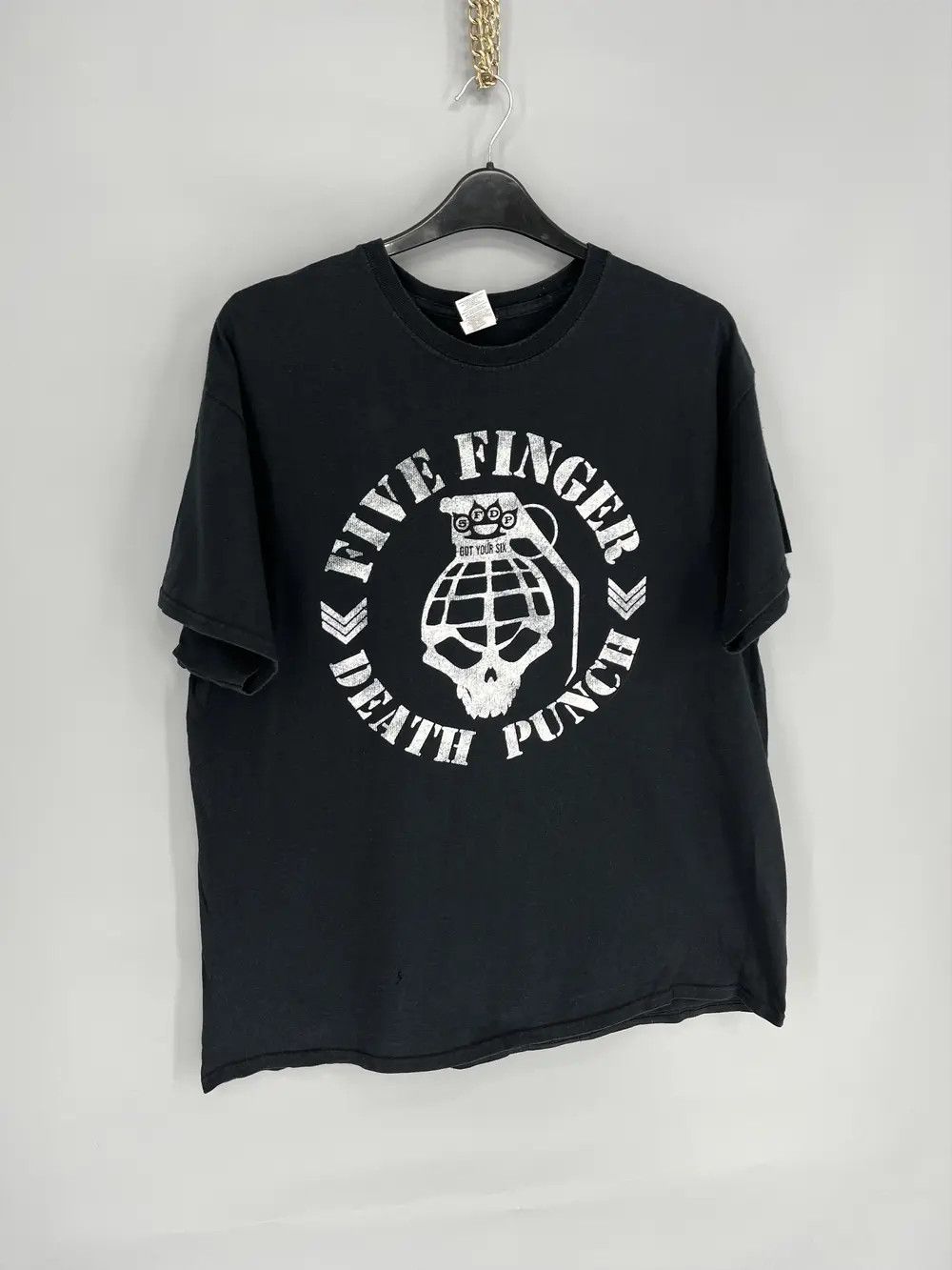 Band Tees Vintage Five Finger Death Punch streetwear vintage rock tee Size US XL / EU 56 / 4 - 2 Thumbnail