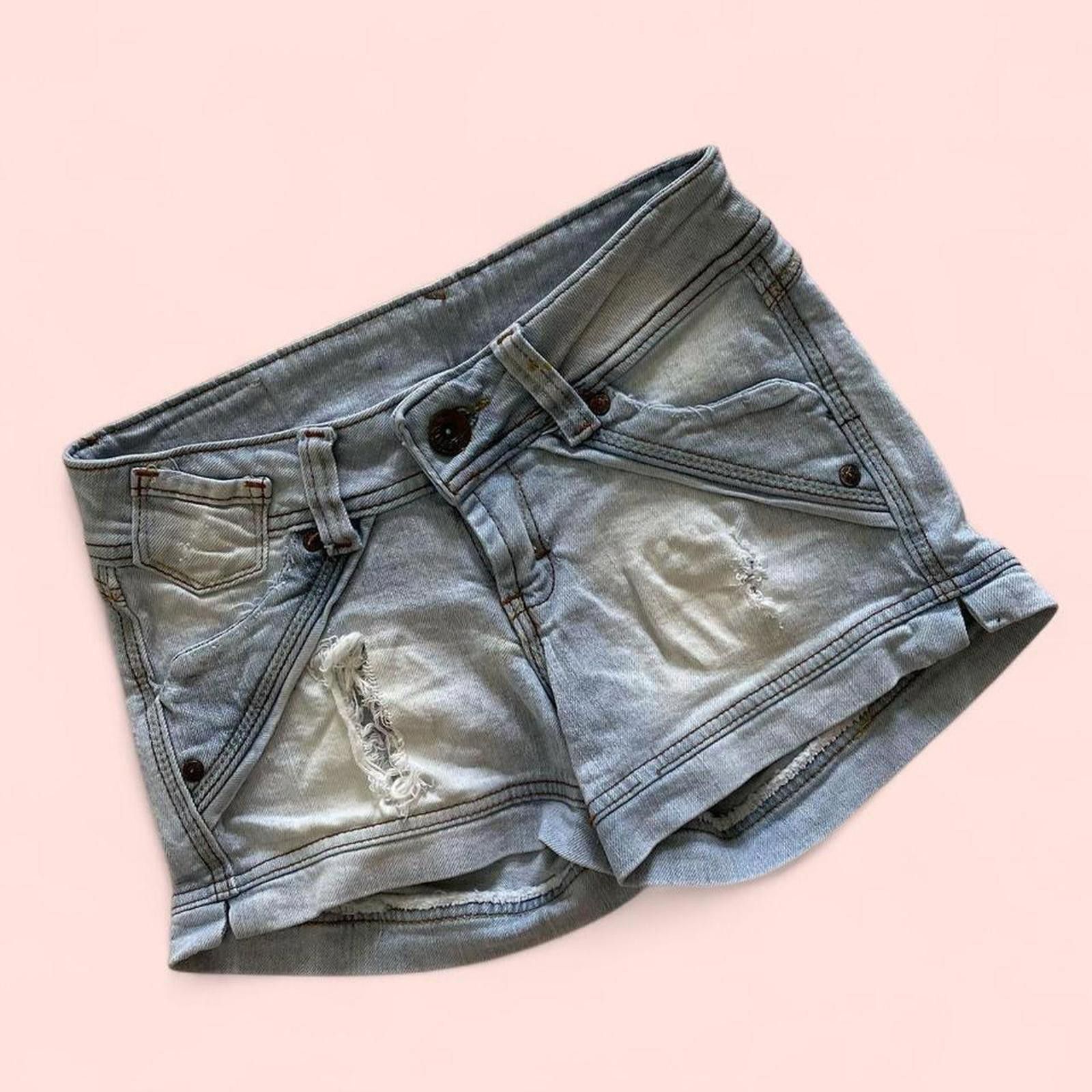 Other Blue denim shorts with a distressed look and button closure Size 28" / US 6 / IT 42 - 1 Thumbnail