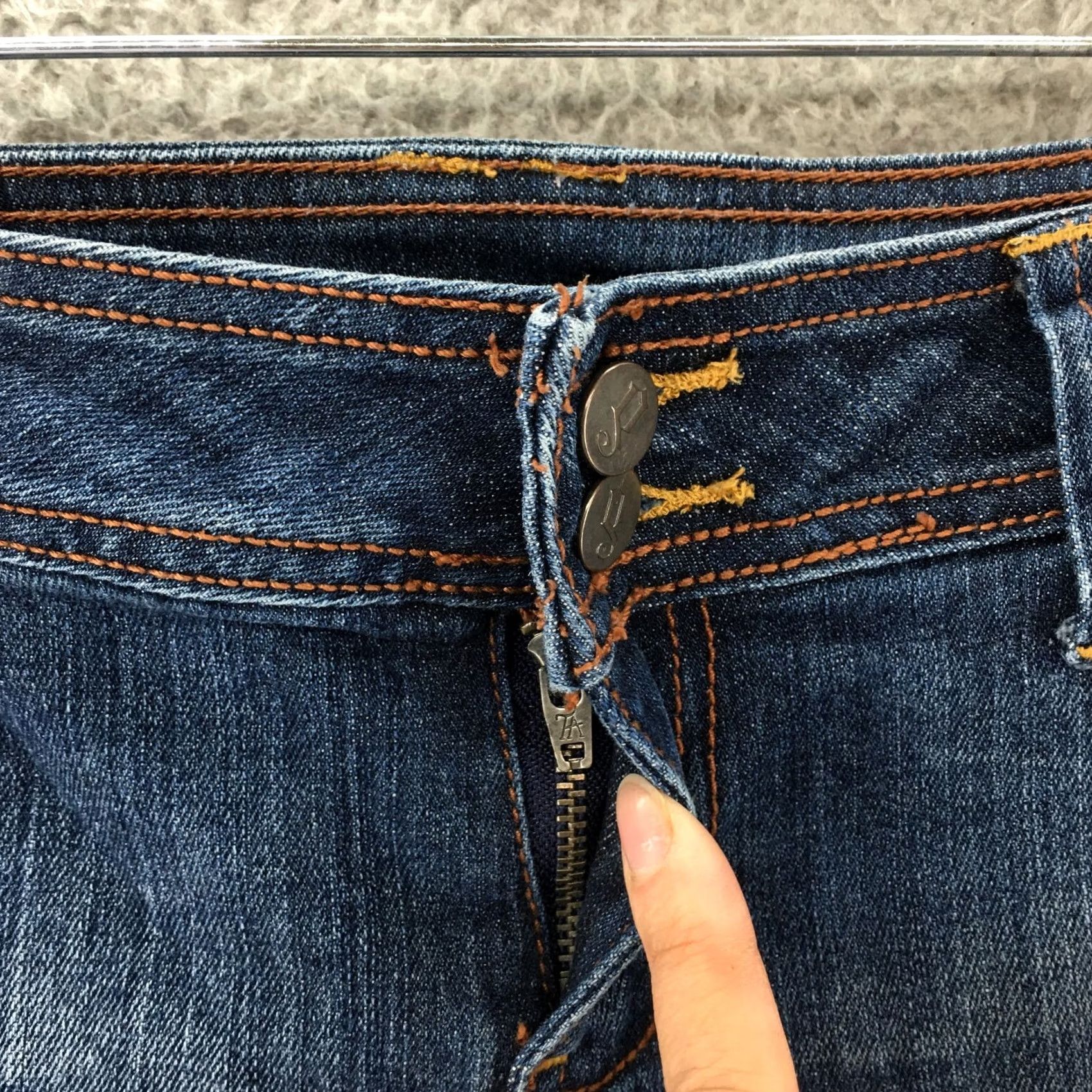 Decree Decree Skimmer Shorts Womens 9 Blue Dark Wash Denim Low Rise 5 Pockets Zip Fly Size 30" / US 8 / IT 44 - 4 Thumbnail