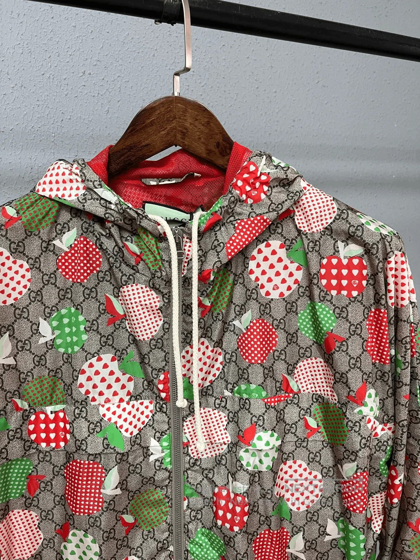 Gucci Gucci All-Over Apple Print Jacket. Size US M / EU 48-50 / 2 - 3 Thumbnail