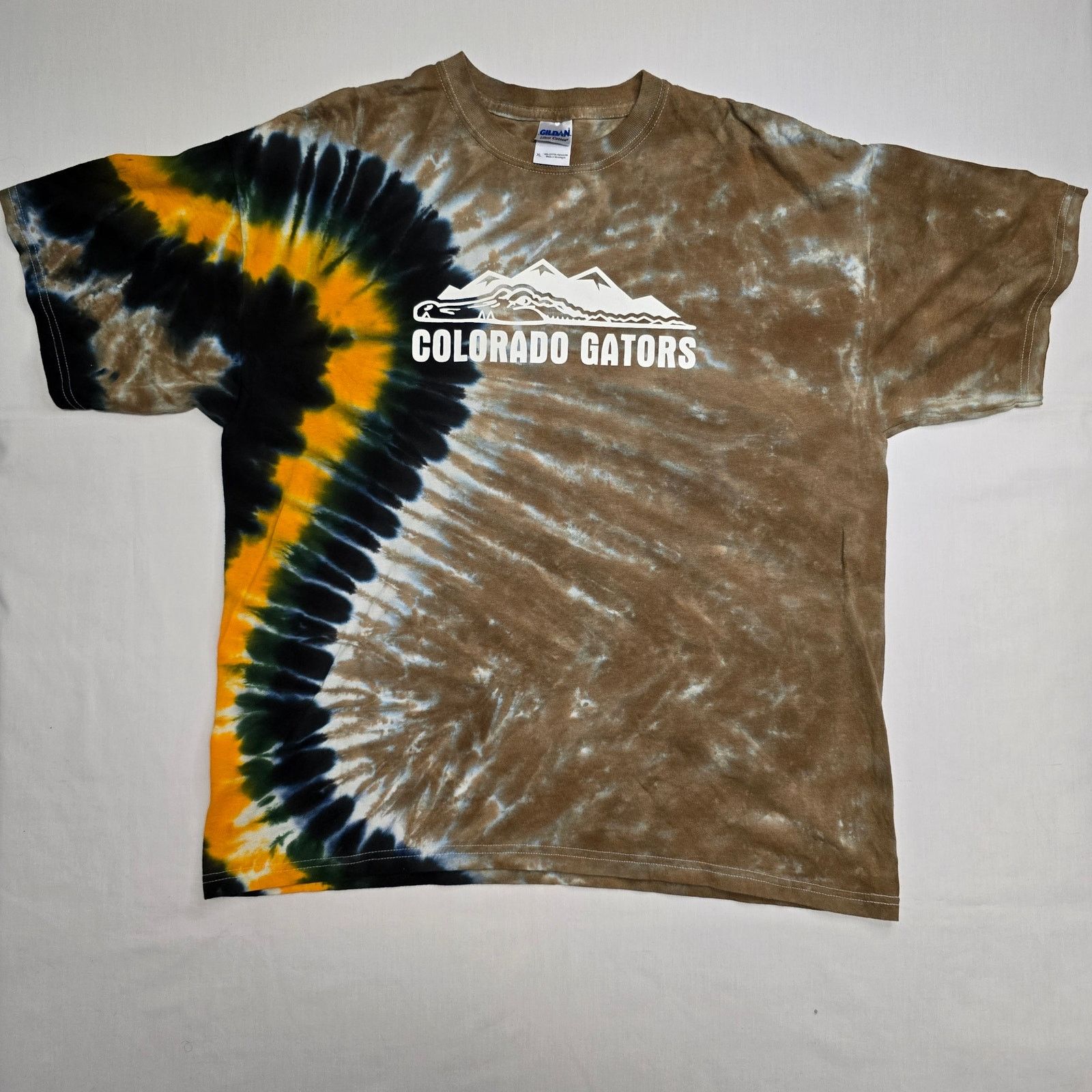 Gildan Colorado Gators XVI Tie Dye XL Alligator Festival Tee Size US XL / EU 56 / 4 - 3 Thumbnail
