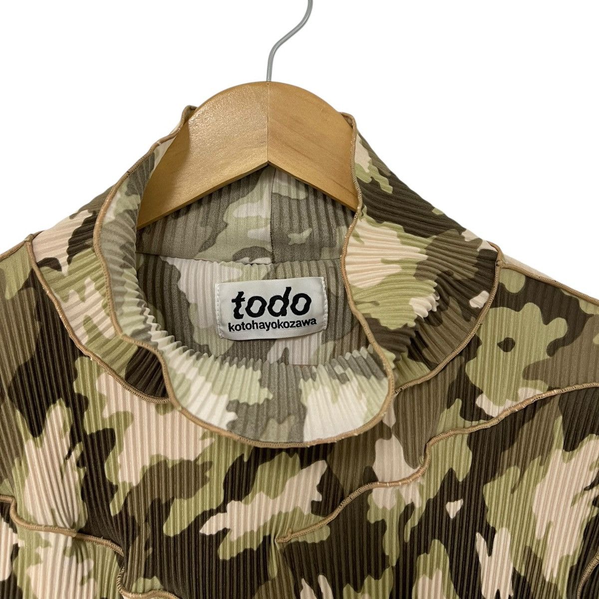 Japanese Brand Todo kotohayokozawa camo pleat top Size S / US 4 / IT 40 - 2 Thumbnail