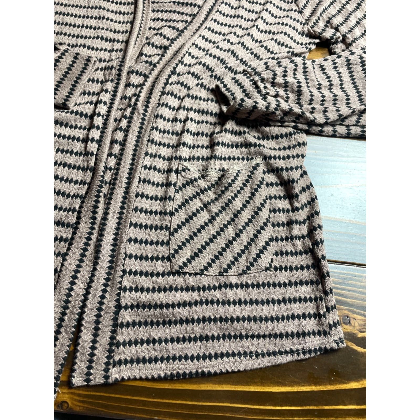Vintage Blue Pepper Cardigan Sweater Women's M Tan Black Long Sleeve Patch Pocket Open Neckline Knit 90s Modern Mens Womens Size M / US 6-8 / IT 42-44 - 4 Thumbnail