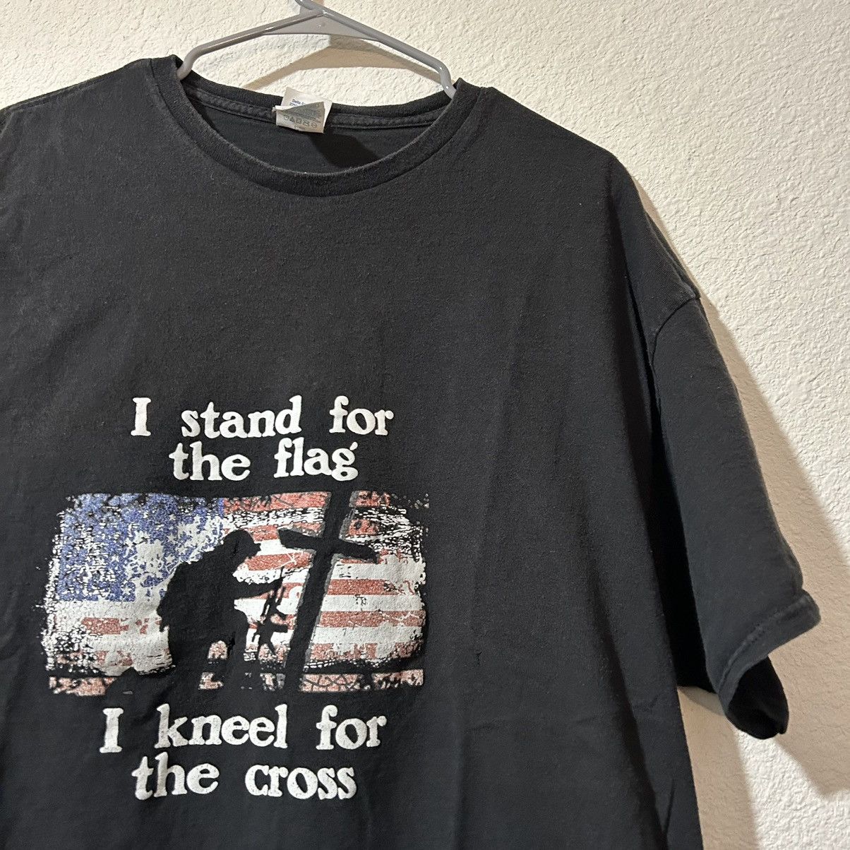 Delta × Vintage Vintage I Stand For The Flag I Kneel For The Cross T-Shirt Size US XXL / EU 58 / 5 - 2 Thumbnail