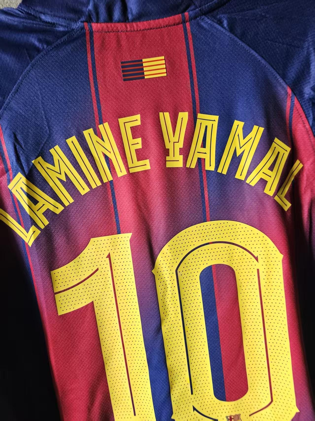 Other 25 26 Barcelona 10 Lamine Yamal Jersey Size US L / EU 52-54 / 3 - 3 Thumbnail