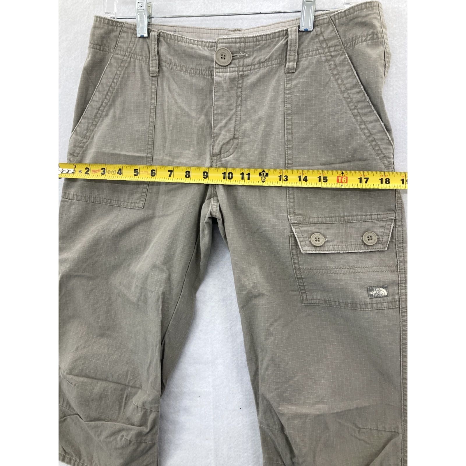 The North Face The North Face Cropped Pants Women's Size 8 Gray Ripstop Regular Fit 90s Outdoor Pockets Mens? Size 30" / US 8 / IT 44 - 4 Thumbnail