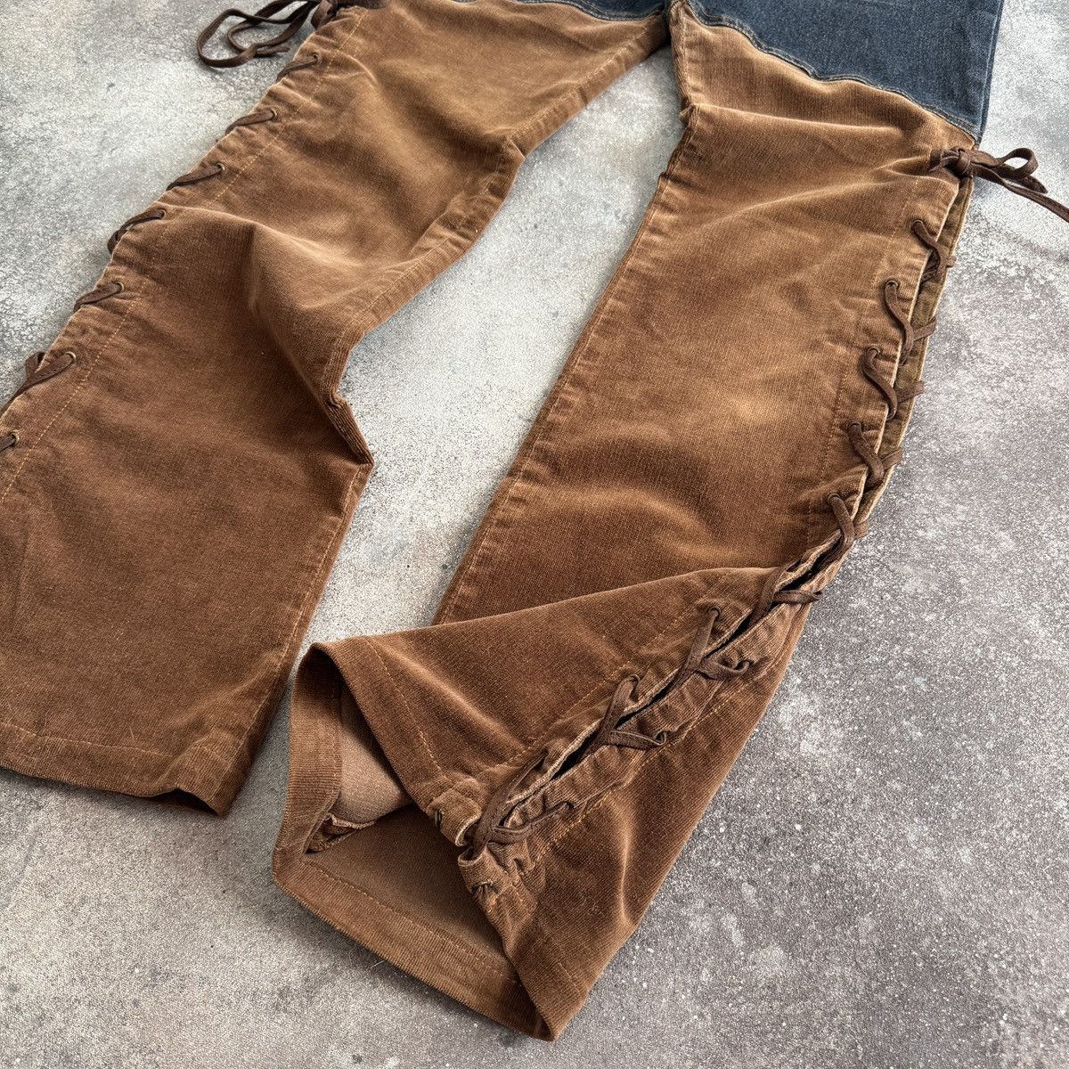 If Six Was Nine Avant-Garde Two-Tone Corduroy Hybrid Flare Lace Up Pants Size 27" / US 4 / IT 40 - 9 Thumbnail