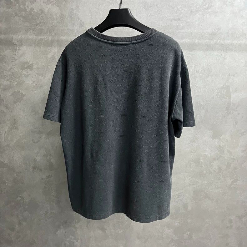 Louis Vuitton Louis Vuitton Round Neck Pullover in Solid short sleeves Size US XXL / EU 58 / 5 - 2 Thumbnail