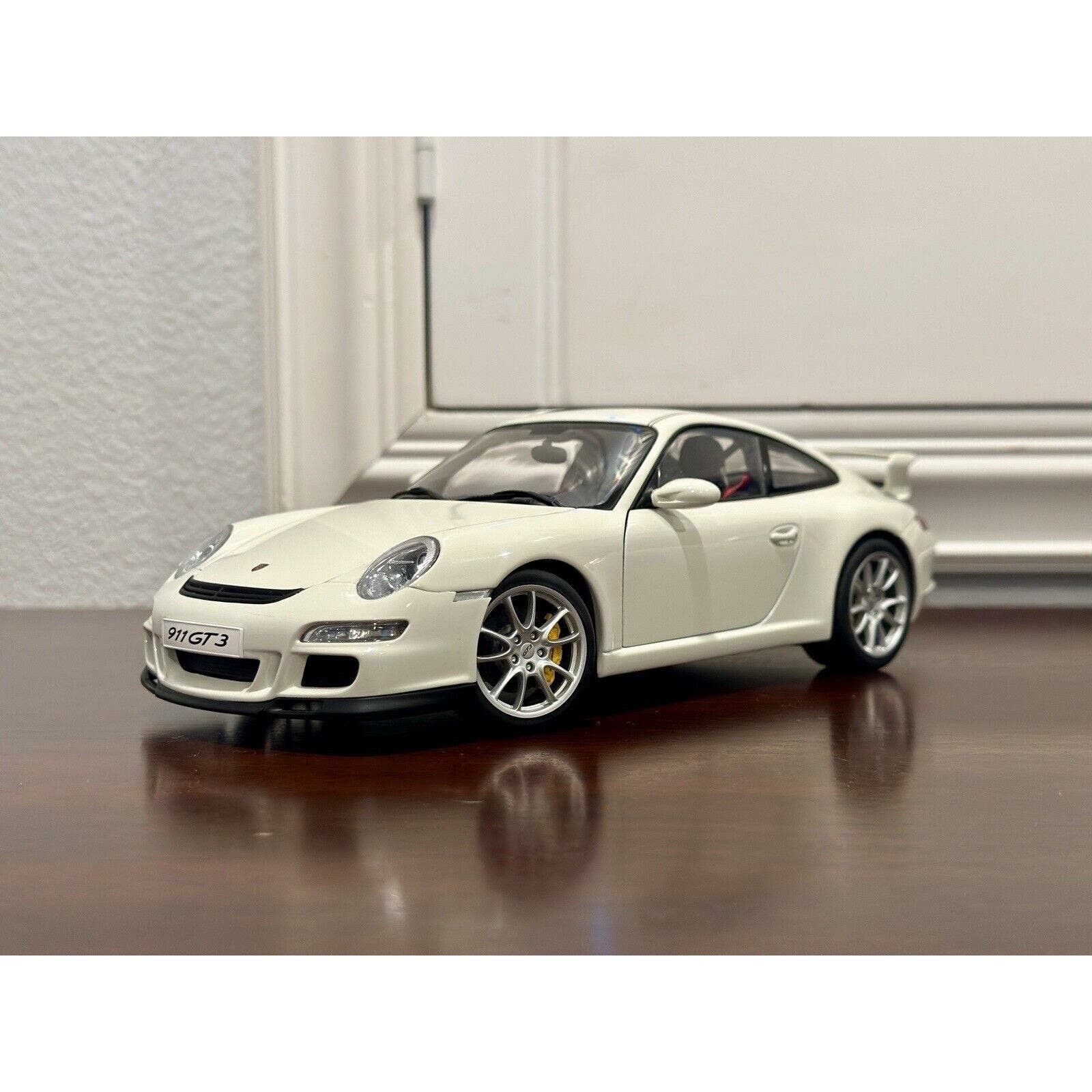 image of Porsche Design 1/18 Porsche 911 (997) Gt3 White By Auto Art, Men's