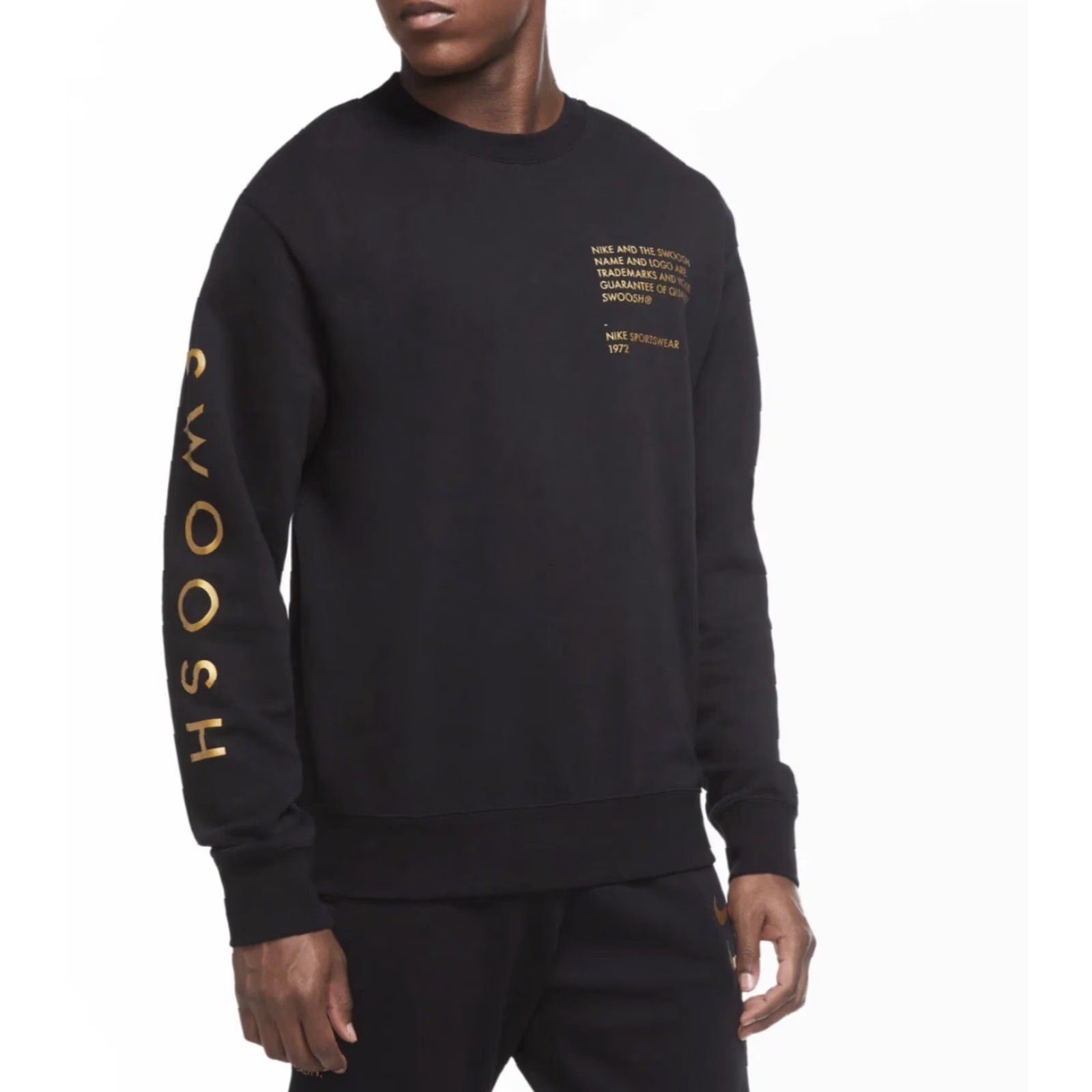 Nike VINTAGE Nike Sportswear Swoosh Black/Gold Club Fleece Crewneck Sweatshirt M Mens Crewneck Sweatshirt Black Gold Swoosh Nike Sportswear Size M Mens Size US M / EU 48-50 / 2 - 2 Thumbnail