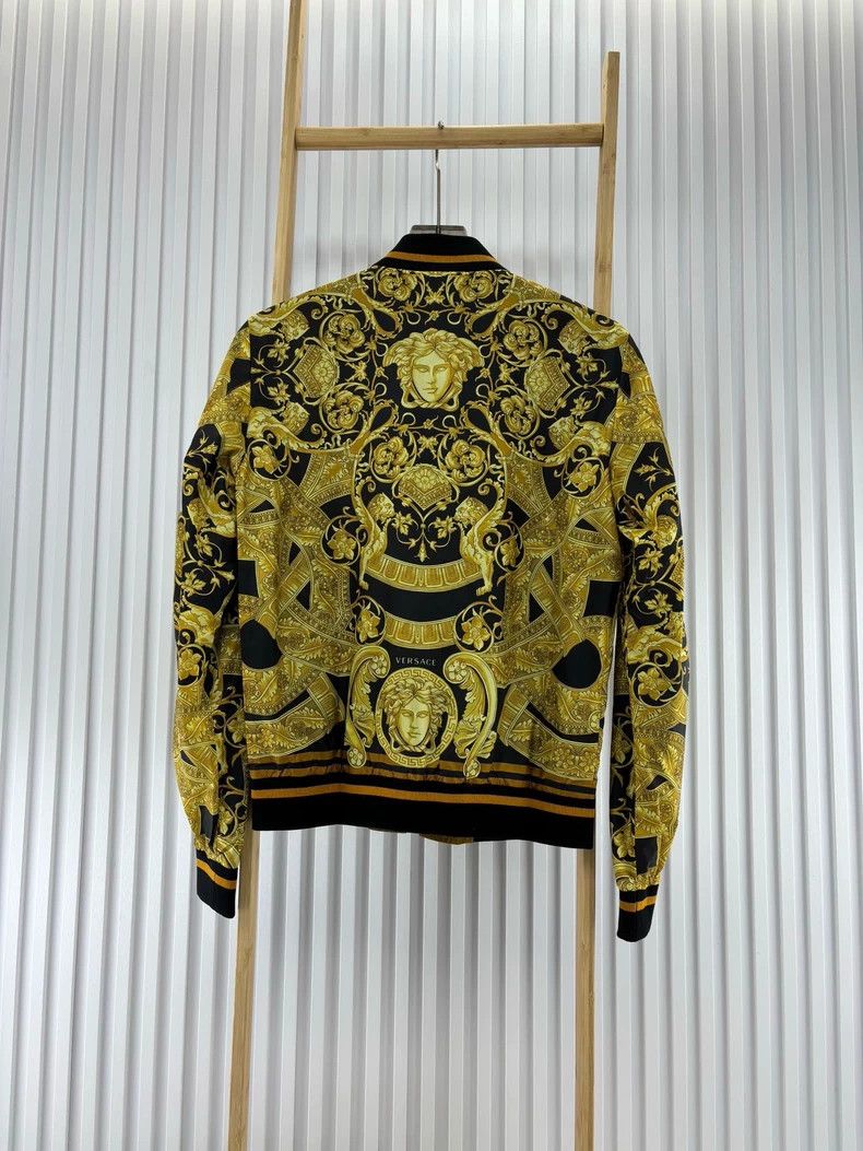 Versace Versace Black gold medusa baroque Size US S / EU 44-46 / 1 - 2 Thumbnail