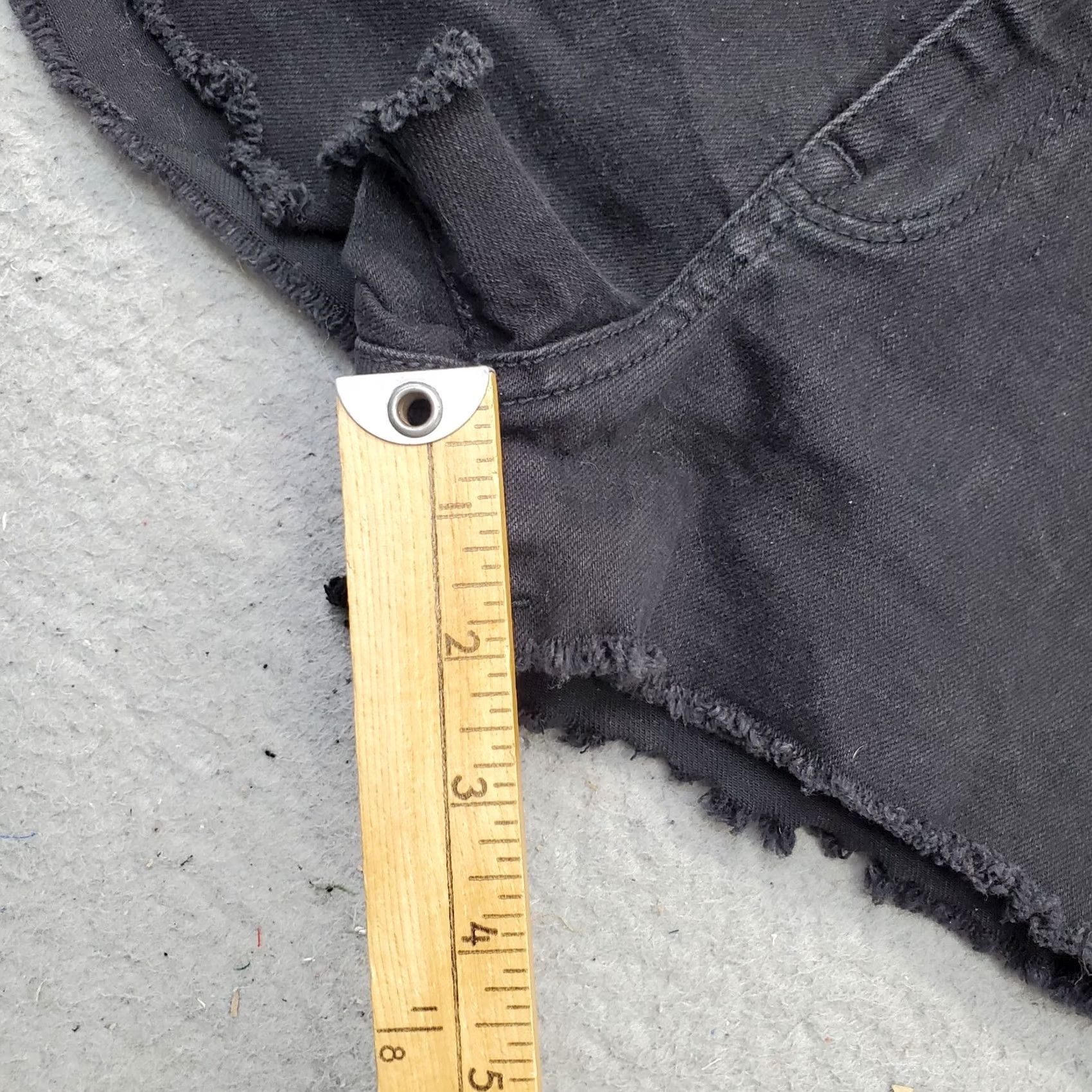 Abercrombie & Fitch Abercrombie & Fitch Women Size 2 Black Denim Cut-Off Shorts 5 Pocket Dark Wash Denim Stretch Casual Shorts Size 26" / US 2 / IT 38 - 6 Thumbnail