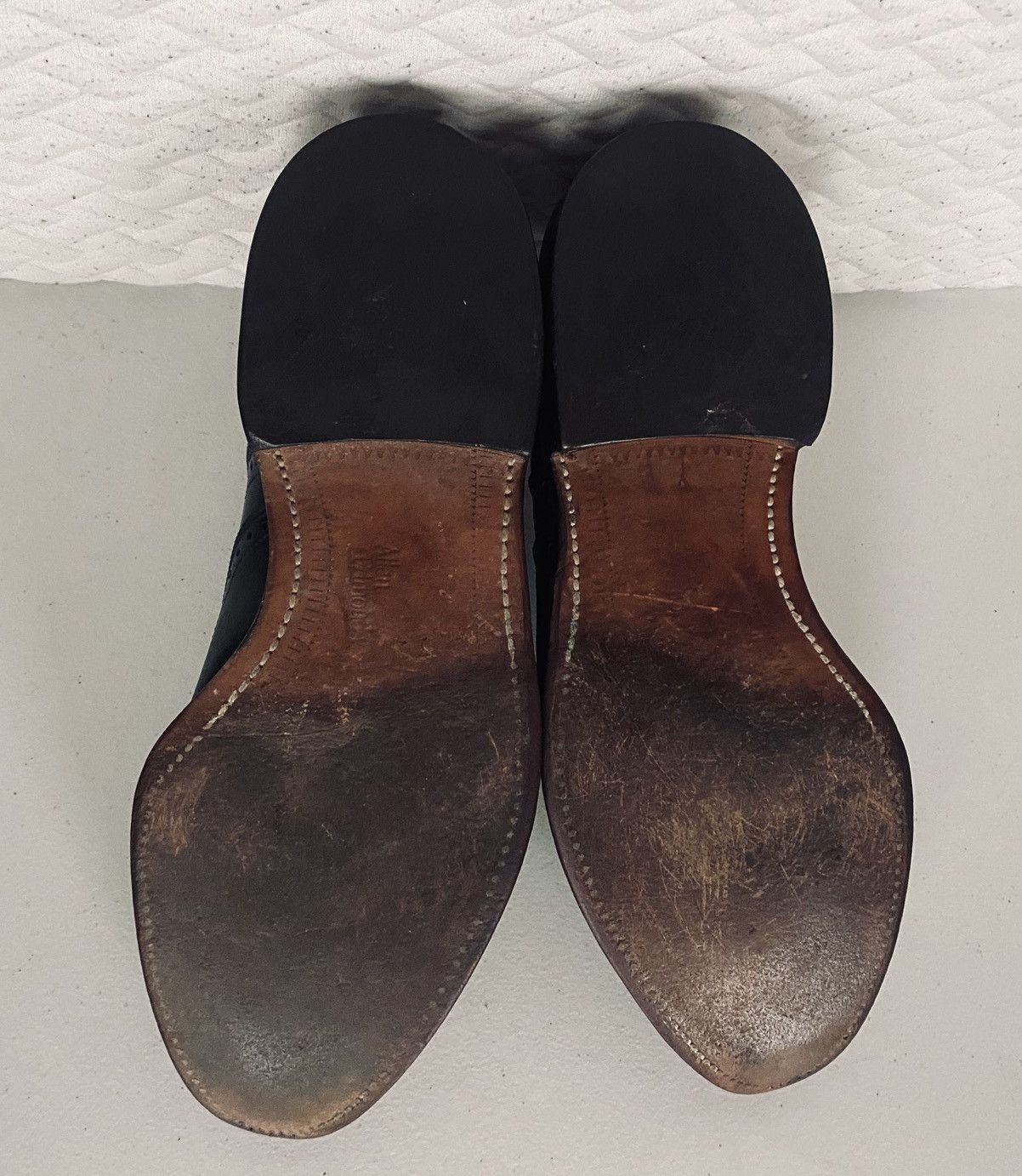 Allen Edmonds Allen Edmonds Chester 1903 Black Leather Wingtip Oxfords 9 E Size US 9 / EU 42 - 8 Thumbnail