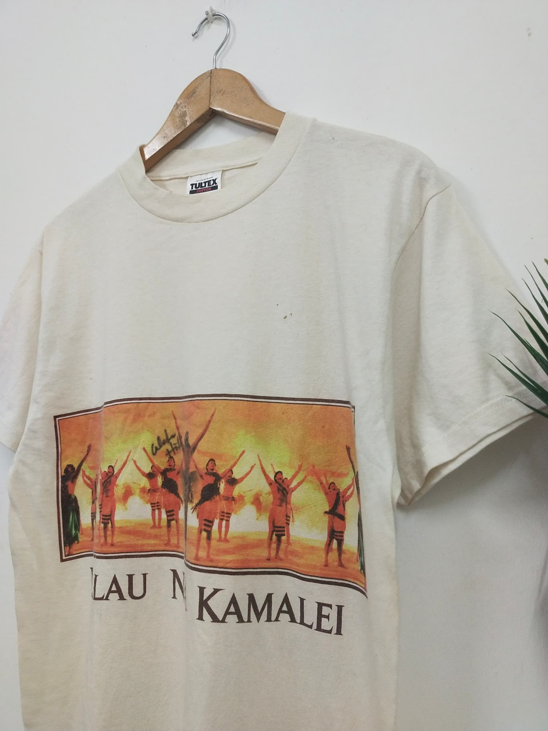 Band Tees Vintage 1997 Halau Na Kamalei band Group graphic tee Size US M / EU 48-50 / 2 - 3 Thumbnail