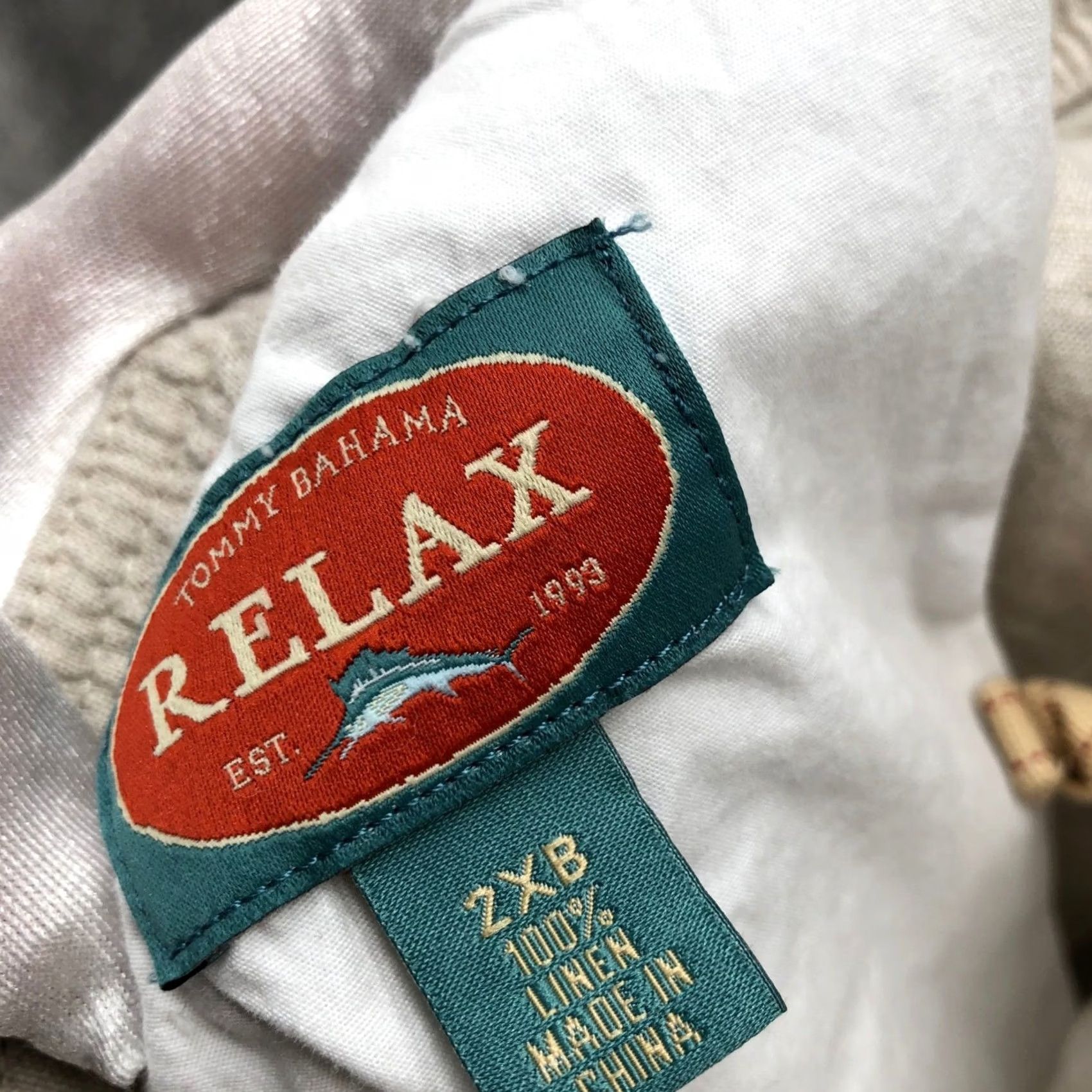 Tommy Bahama VINTAGE? No. Tommy Bahama Cargo Shorts Mens 2XB 100% Linen Relax Pull On Beige 10'' Inseam Linen Size US 39 - 3 Thumbnail