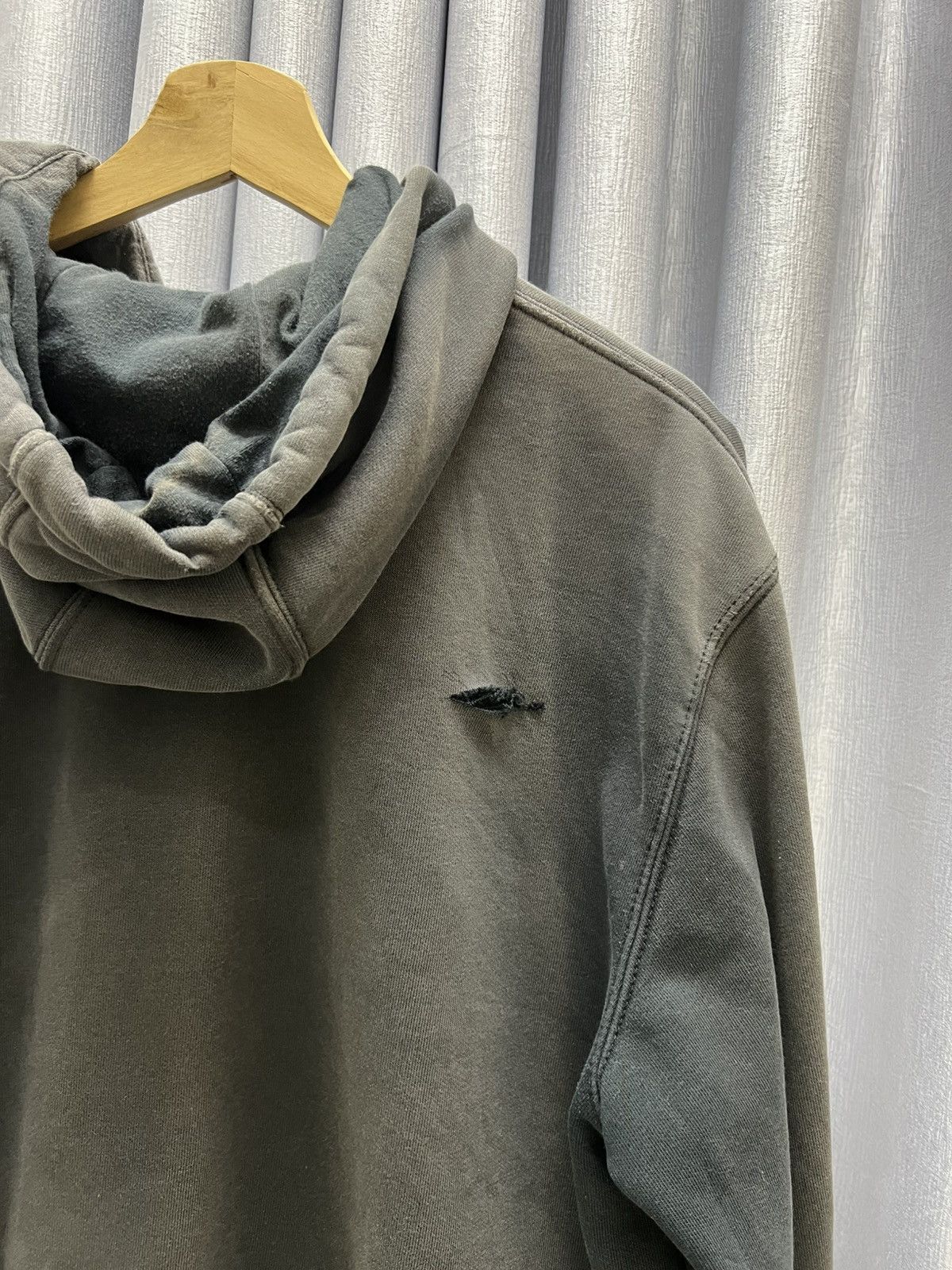 Carhartt THRASHED FADED CARHARTT DISTRESSED OVERSIZE BLANK HOODIE Size US XL / EU 56 / 4 - 9 Thumbnail