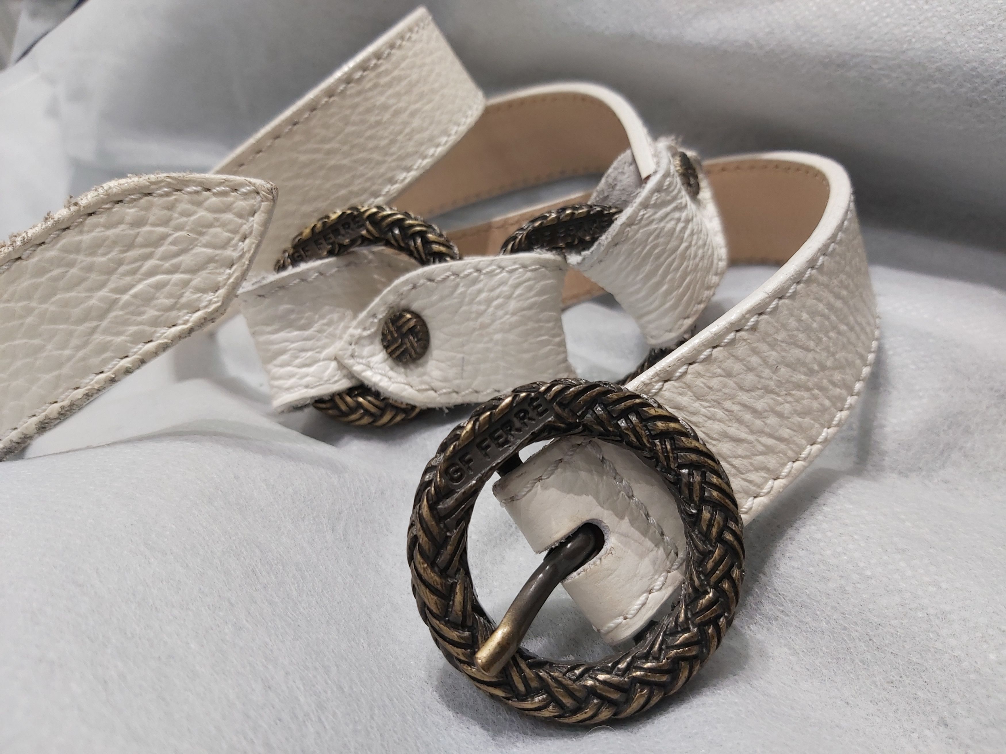 Gianfranco Ferre Gianfranco Ferre belt. Vintage white leather belt rings Size ONE SIZE - 13 Thumbnail