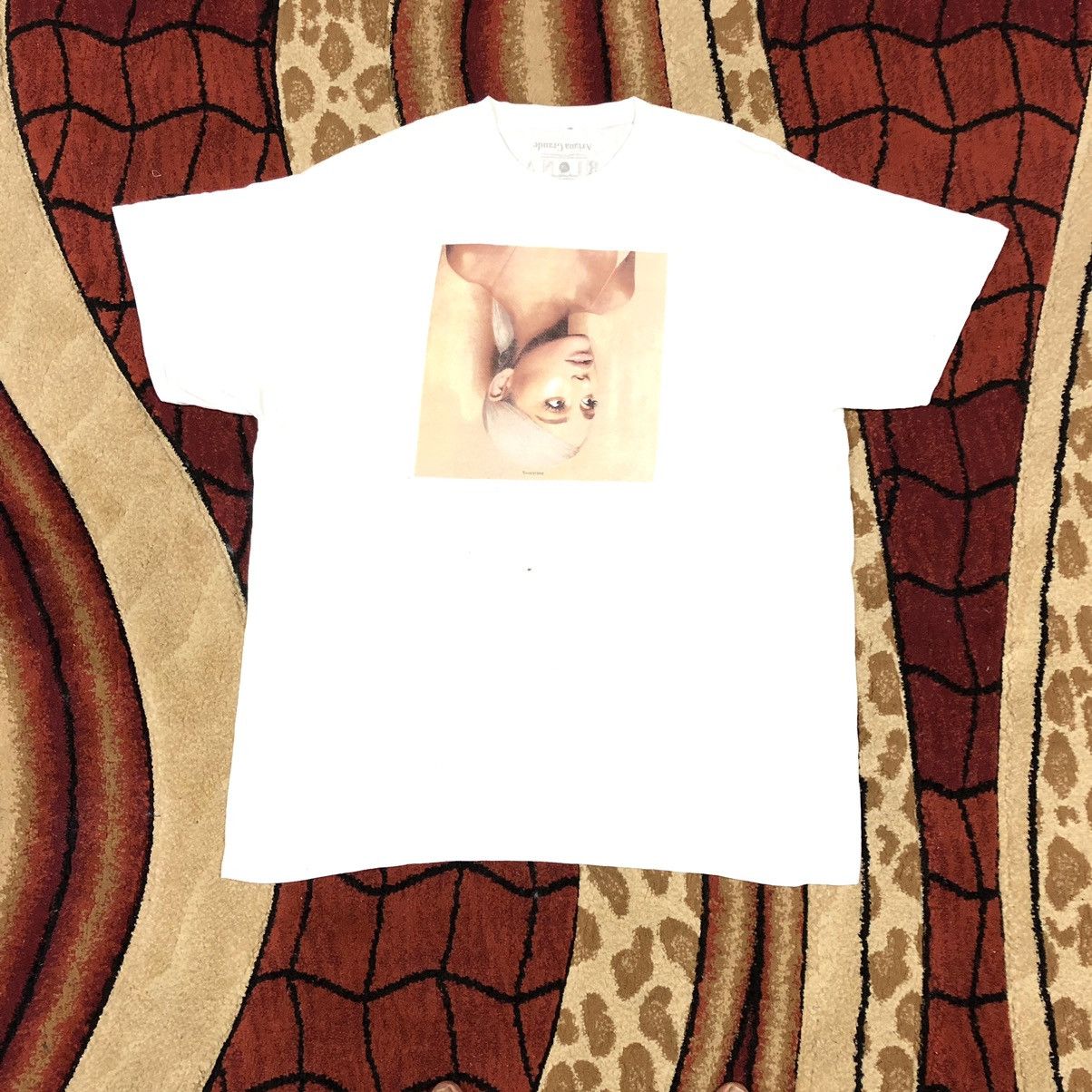 Band Tees Vintage 2018 Ariana Grande Tour T Shirt Size US XL / EU 56 / 4 - 2 Thumbnail