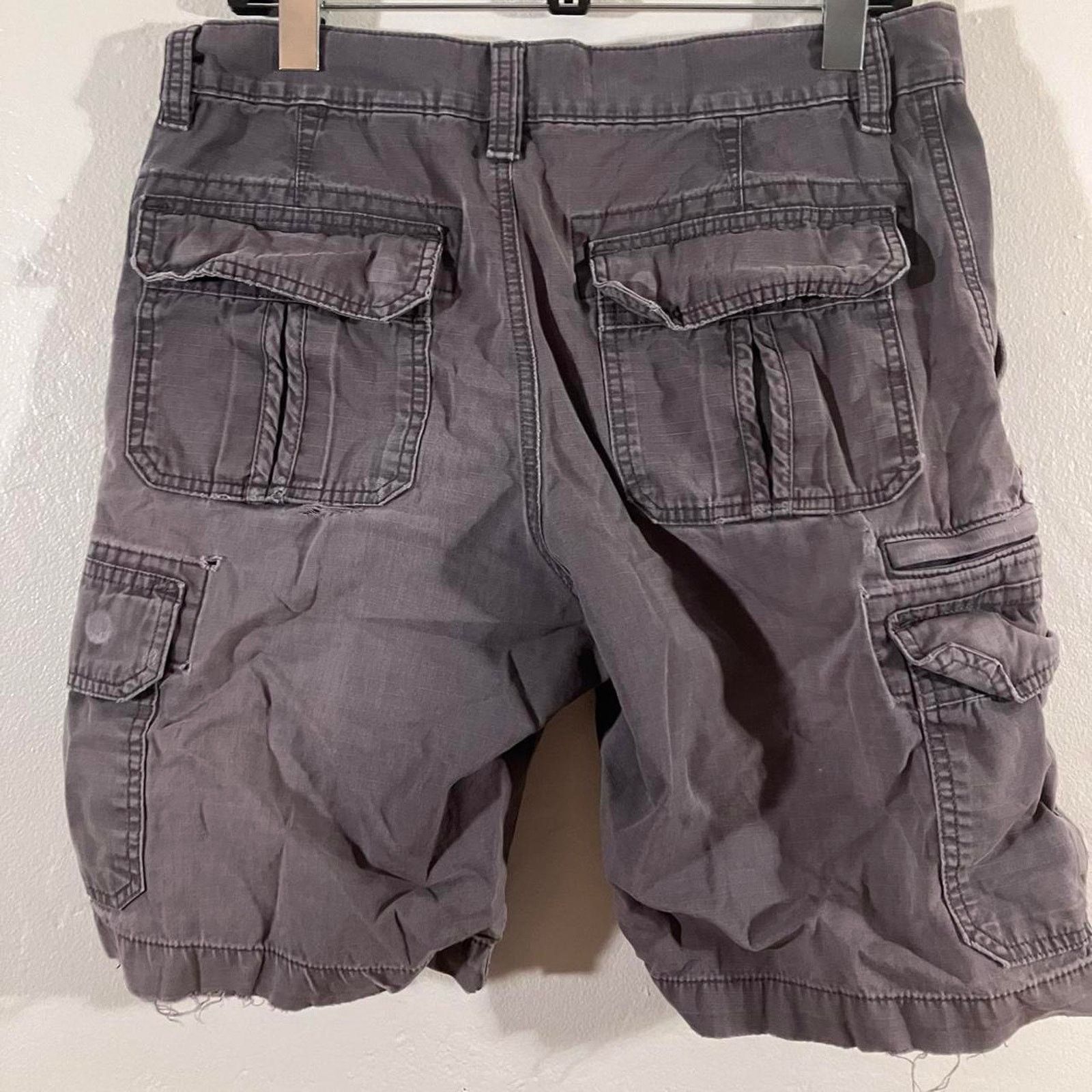 Eddie Bauer Eddie Bauer Faded Distressed Cargo Shorts Size US 33 - 4 Thumbnail