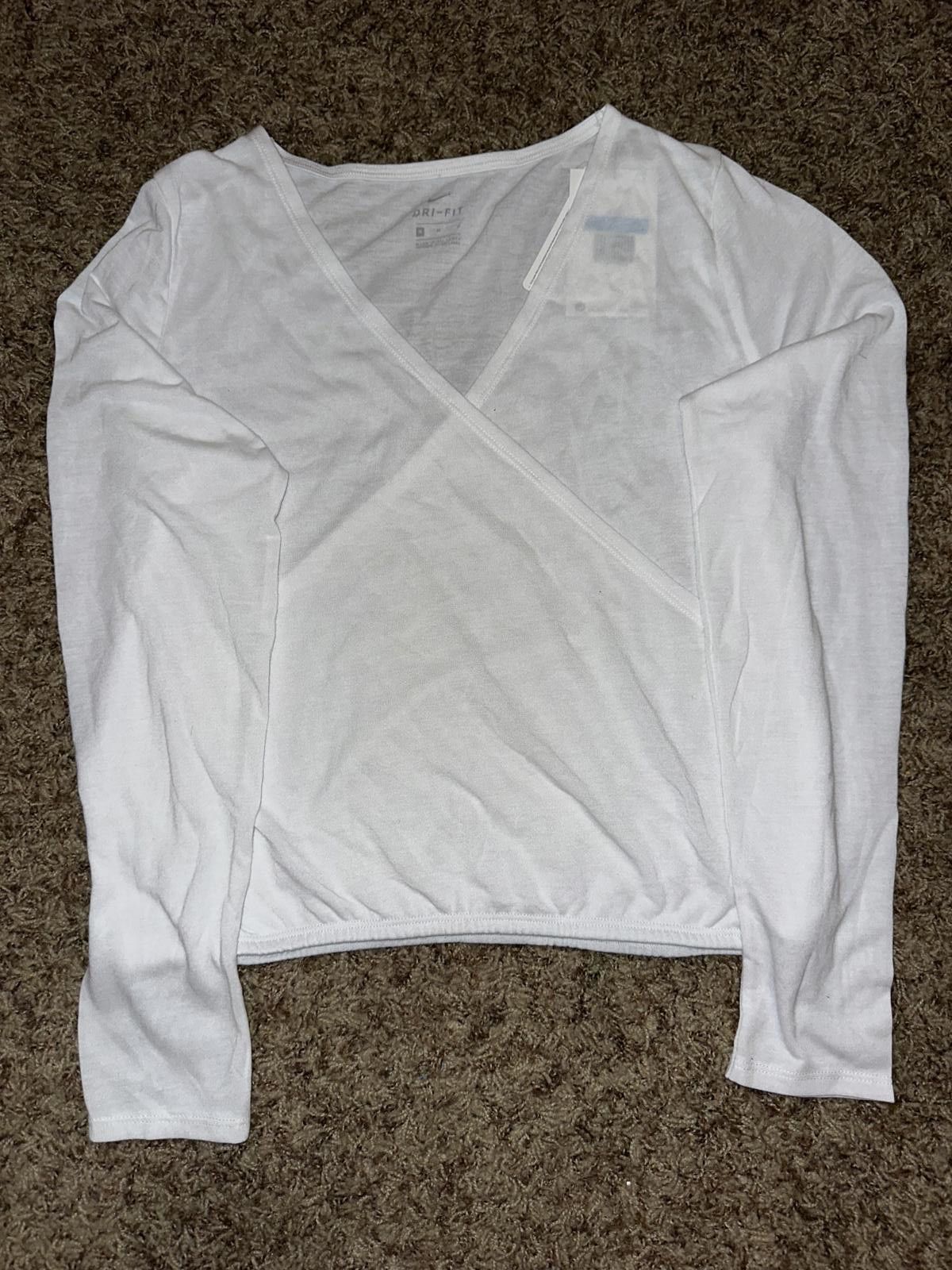 Nike Nike Yoga Women Wrap Top White Long Sleeve Shirt Sample Size M / US 6-8 / IT 42-44 - 1 Thumbnail
