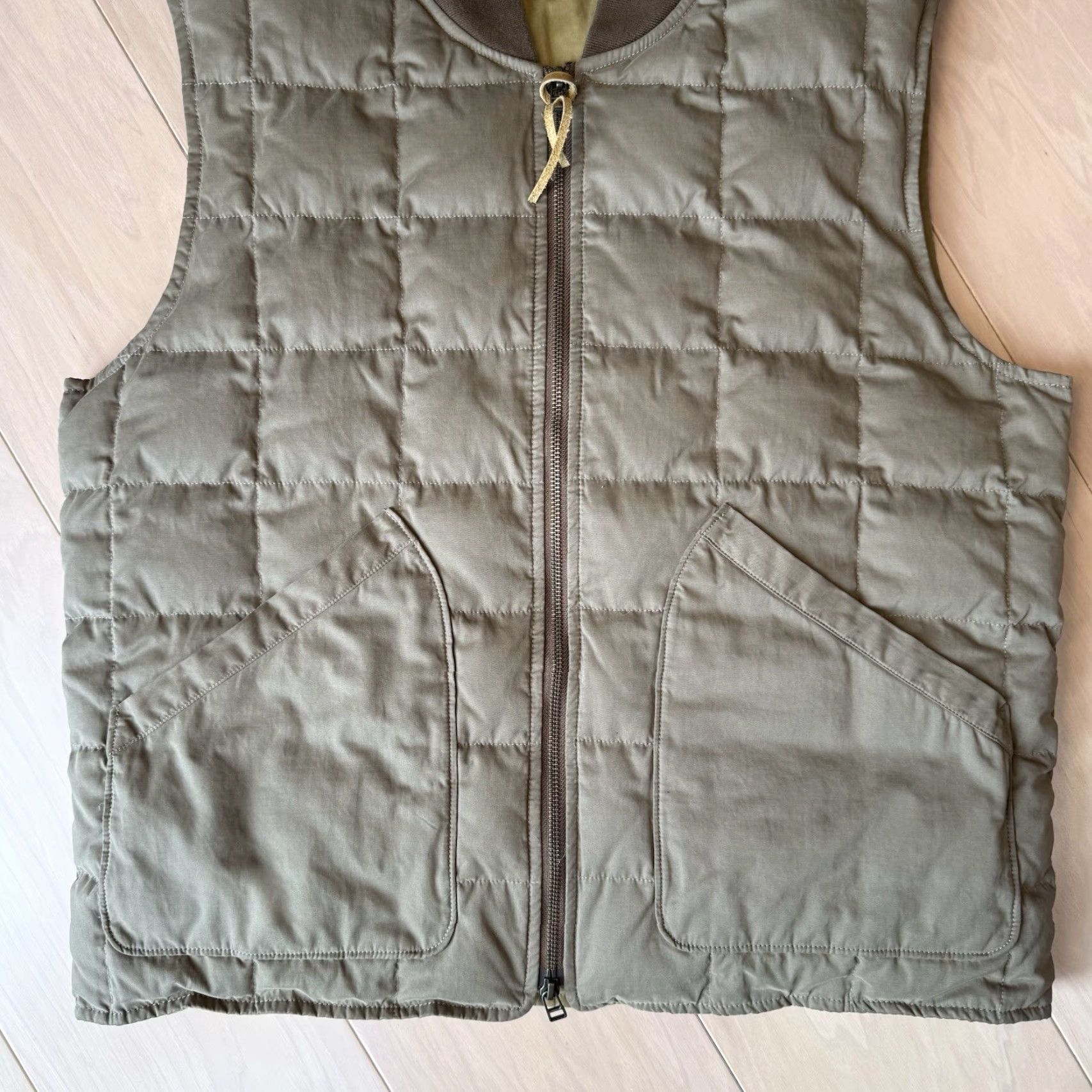 Flint And Tinder Flint and Tinder Caliber Quilted Vest L Khaki Military Outerwear Quilted Insulated Vest Vest Men L Beige/Khaki Size US L / EU 52-54 / 3 - 5 Thumbnail