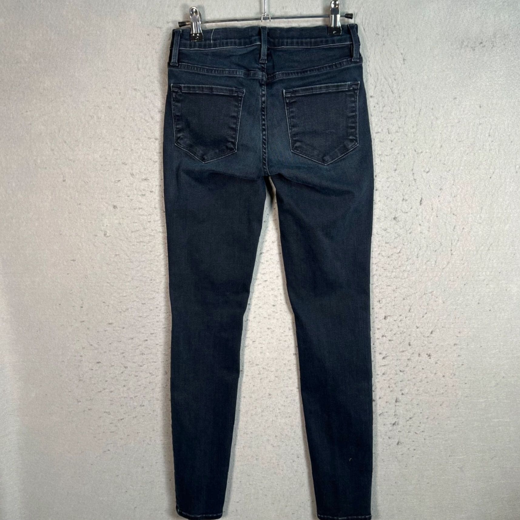 Frame FRAME Jeans Skinny Le Skinny De Jeanne Denim Blue Women's Size 24 Slim 5-Pocket Design Jeans Inseam 29 in Stretch Cotton Blend Dark Wash Size 42" / US 20 - 2 Thumbnail