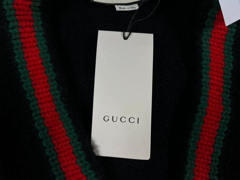 Gucci Gucci Black red and green knitted sweater cardigan jacket 2 Size US M / EU 48-50 / 2 - 5 Thumbnail