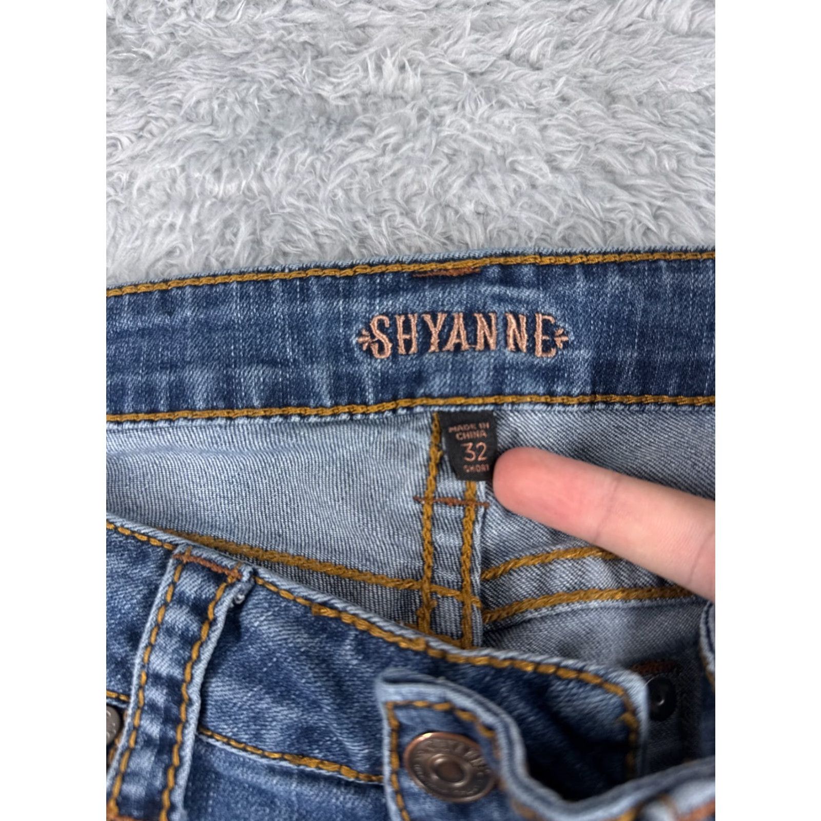Vintage Shyanne Jeans Women Bootcut 32 Blue Denim Embroidered Southwest 31x29 Stretch Medium Size 24" / US 00 / IT 34 - 6 Thumbnail