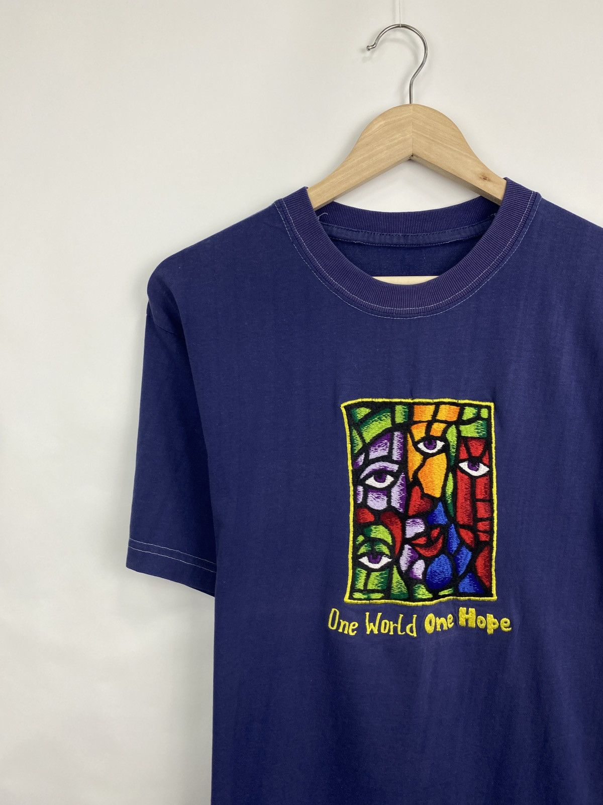 Designer 💋 Vintage 90s One World One Hope Asymmetric Art tee Picasso Size US L / EU 52-54 / 3 - 2 Thumbnail