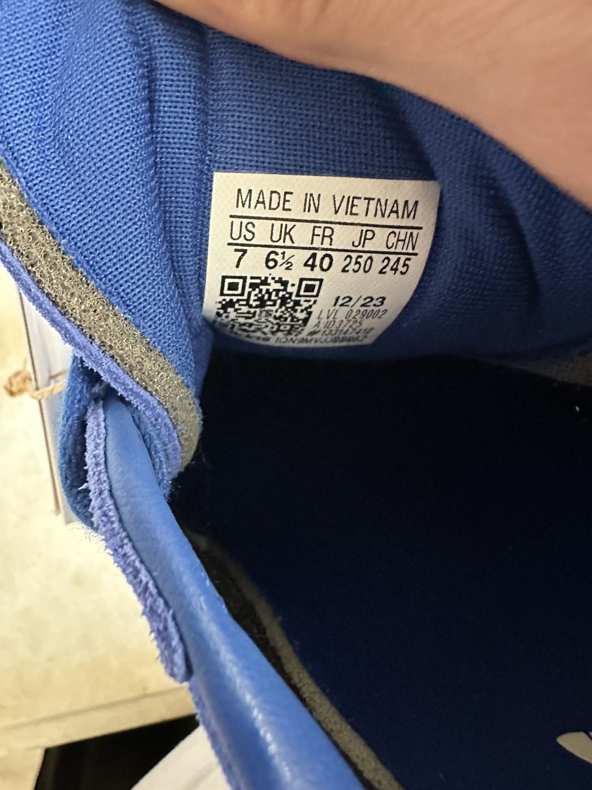 Adidas Adidas Gazelles Royal Blue Italia Size US 7 / EU 40 - 6 Thumbnail