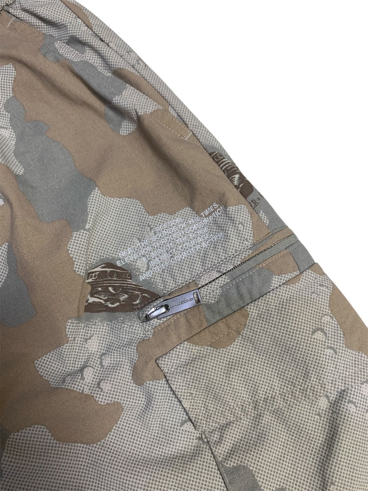 GU × Undercover GU x UNDERCOVER UFO Space Cargo Baggy Size US 31 - 2 Thumbnail