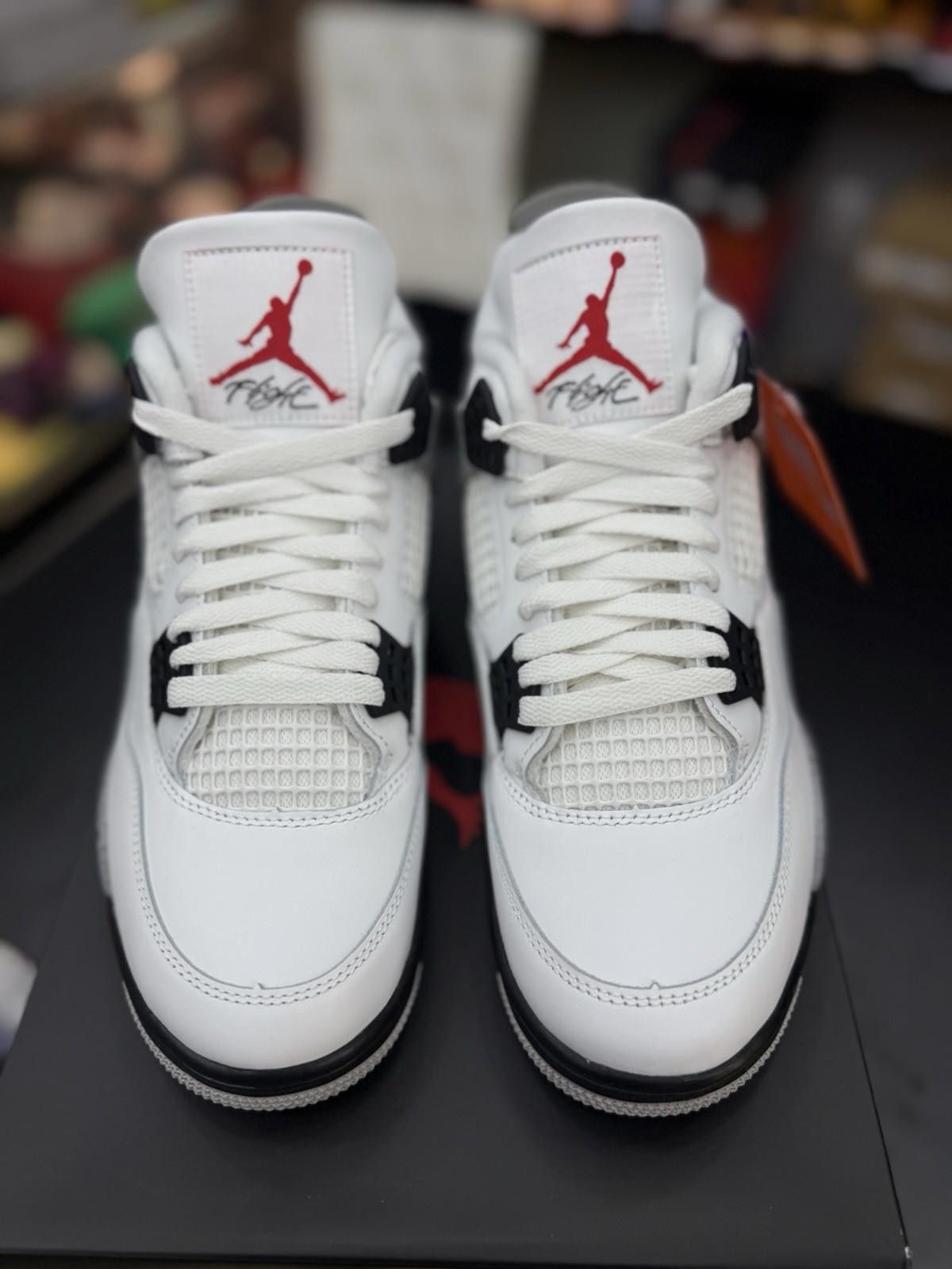 Jordan Brand DS Air Jordan 4 Retro OG 2025 White Cement Size 8.5 Men’s Size US 8.5 / EU 41-42 - 3 Thumbnail