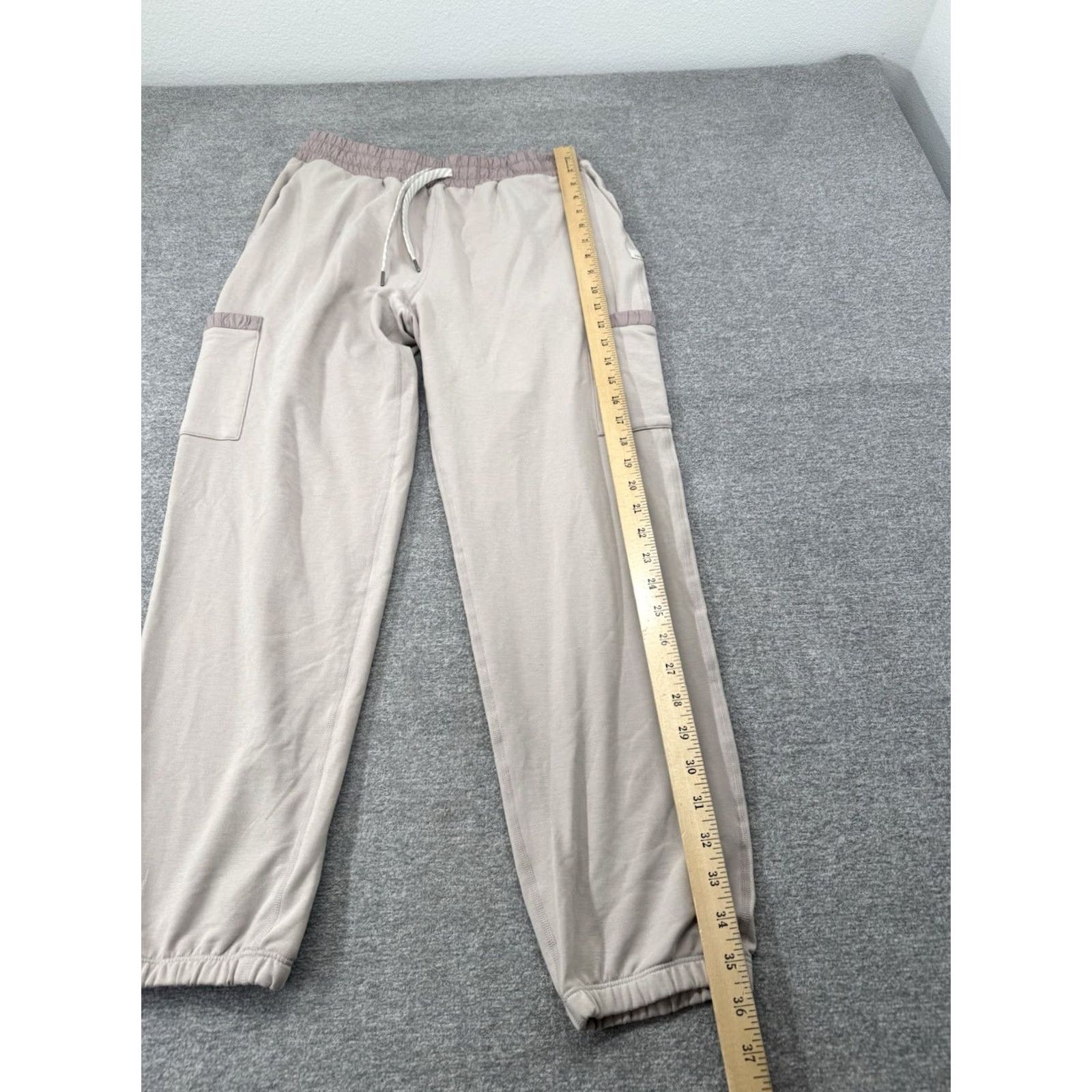 Vuori Vuori Vista Jogger Small 26” Inseam Beige Oyster Heather Womens Jogger Athletic Tapered Activewear Casual Modern Athleisure Size 28" / US 6 / IT 42 - 3 Thumbnail