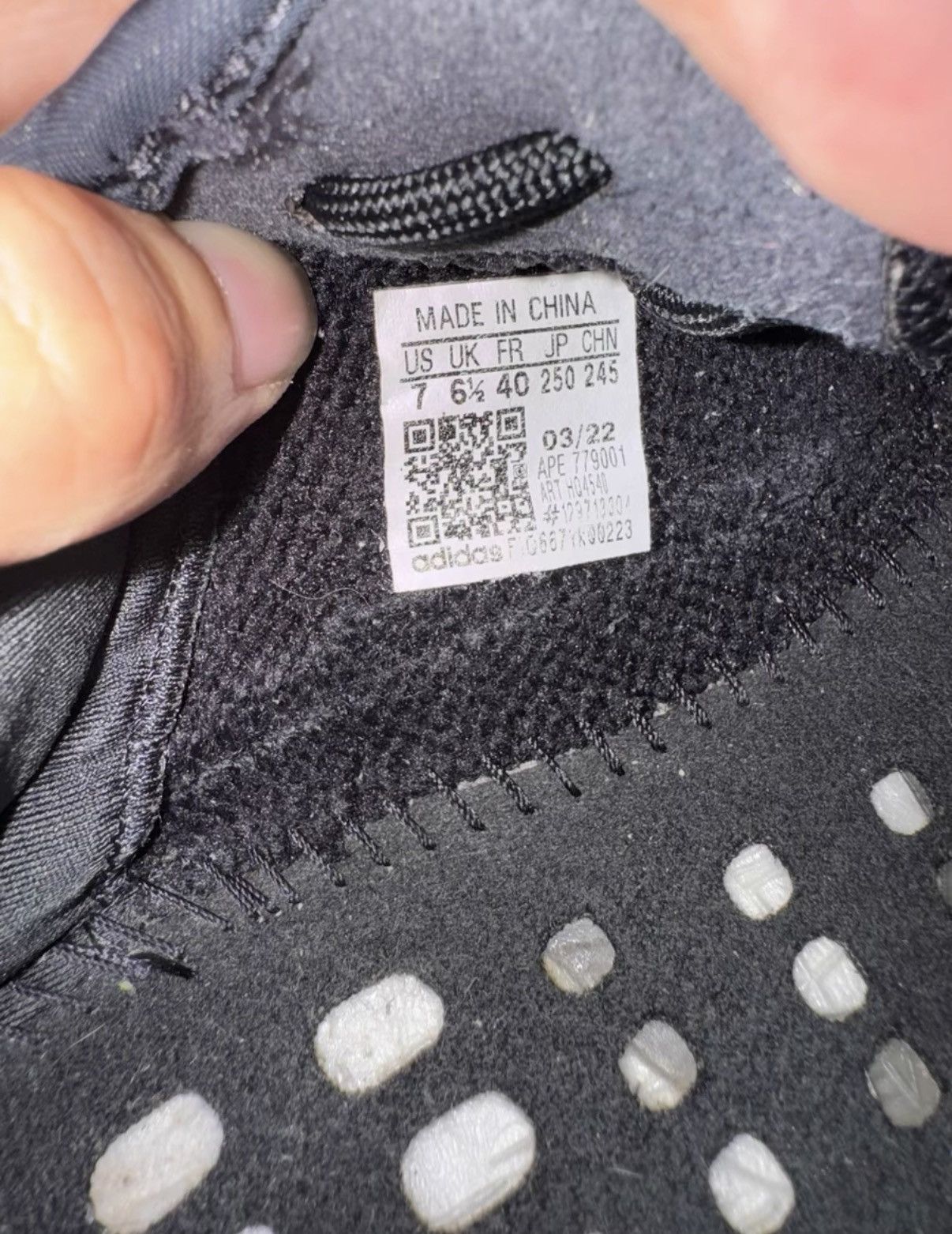 Adidas Adidas Yeezy 350 Onyx HQ4540 K37 Size US 7 / EU 40 - 8 Thumbnail