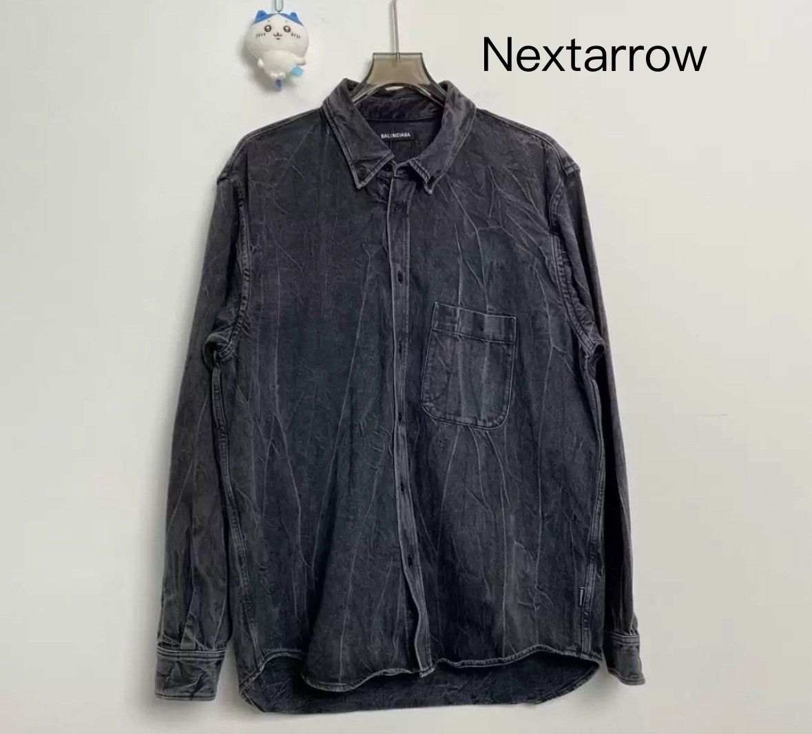Balenciaga Balenciaga vintage design with logo behind denim shirt Size US S / EU 44-46 / 1 - 1 Thumbnail