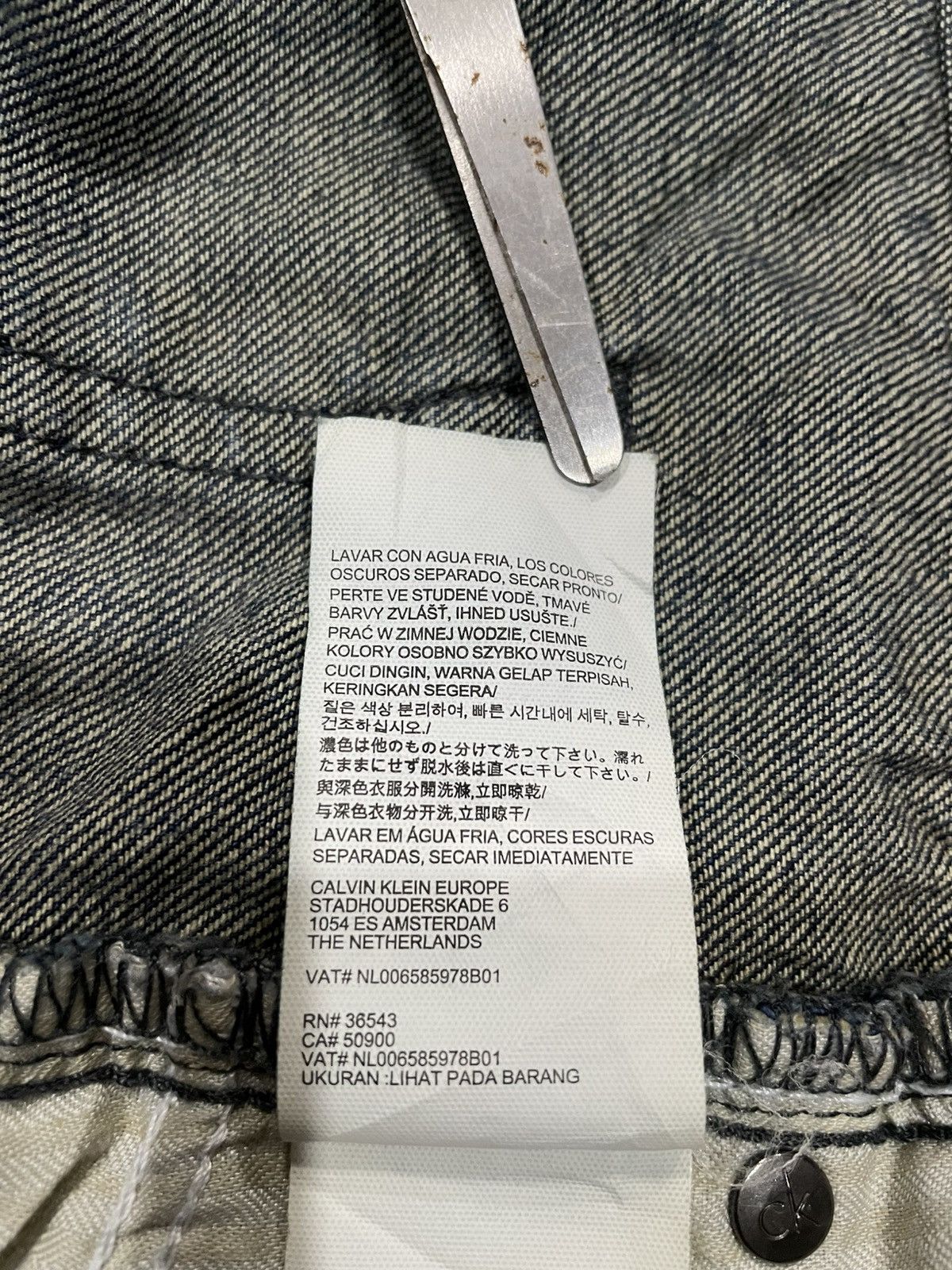 Calvin Klein Vintage Calvin Klein Distressed Slim Straight Cut Dark Jeans Size US 37 - 12 Thumbnail