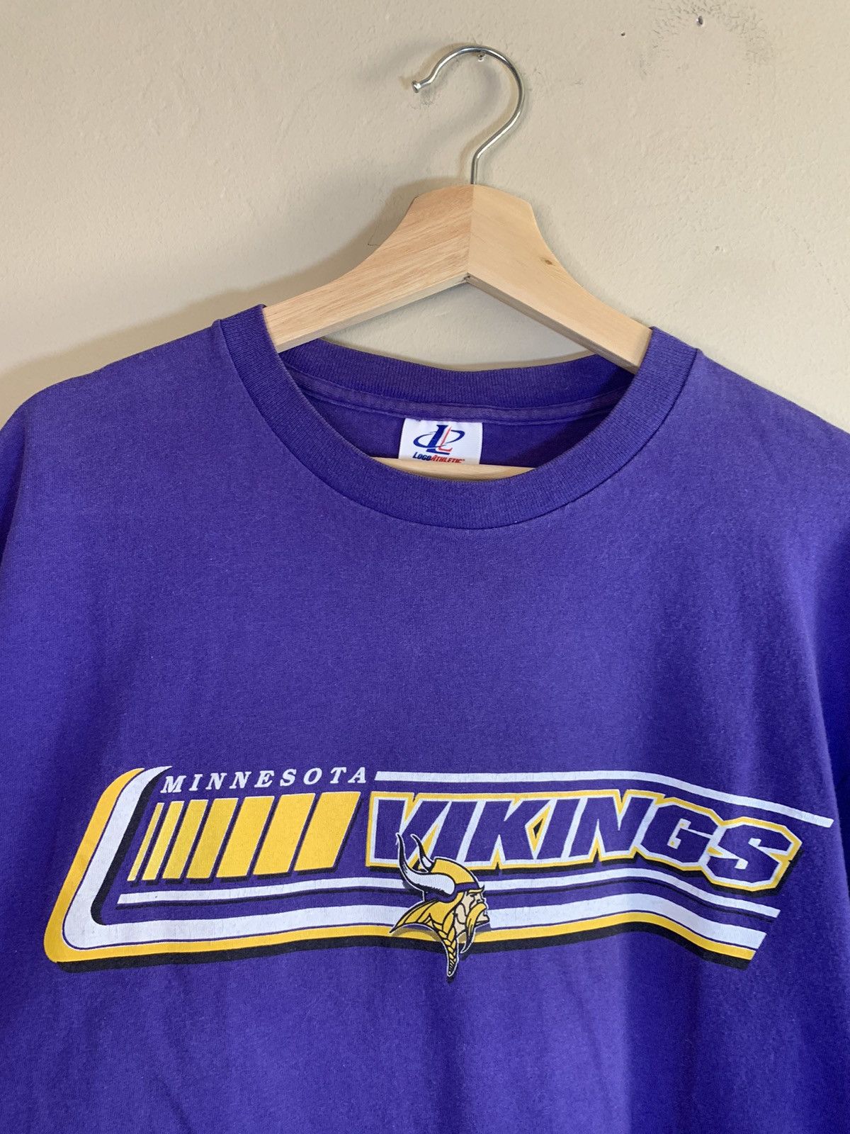 Logo Athletic × NFL × Vintage *RARE* Vintage Minnesota Vikings NFL Logo Athletic T-Shirt Size US XL / EU 56 / 4 - 2 Thumbnail