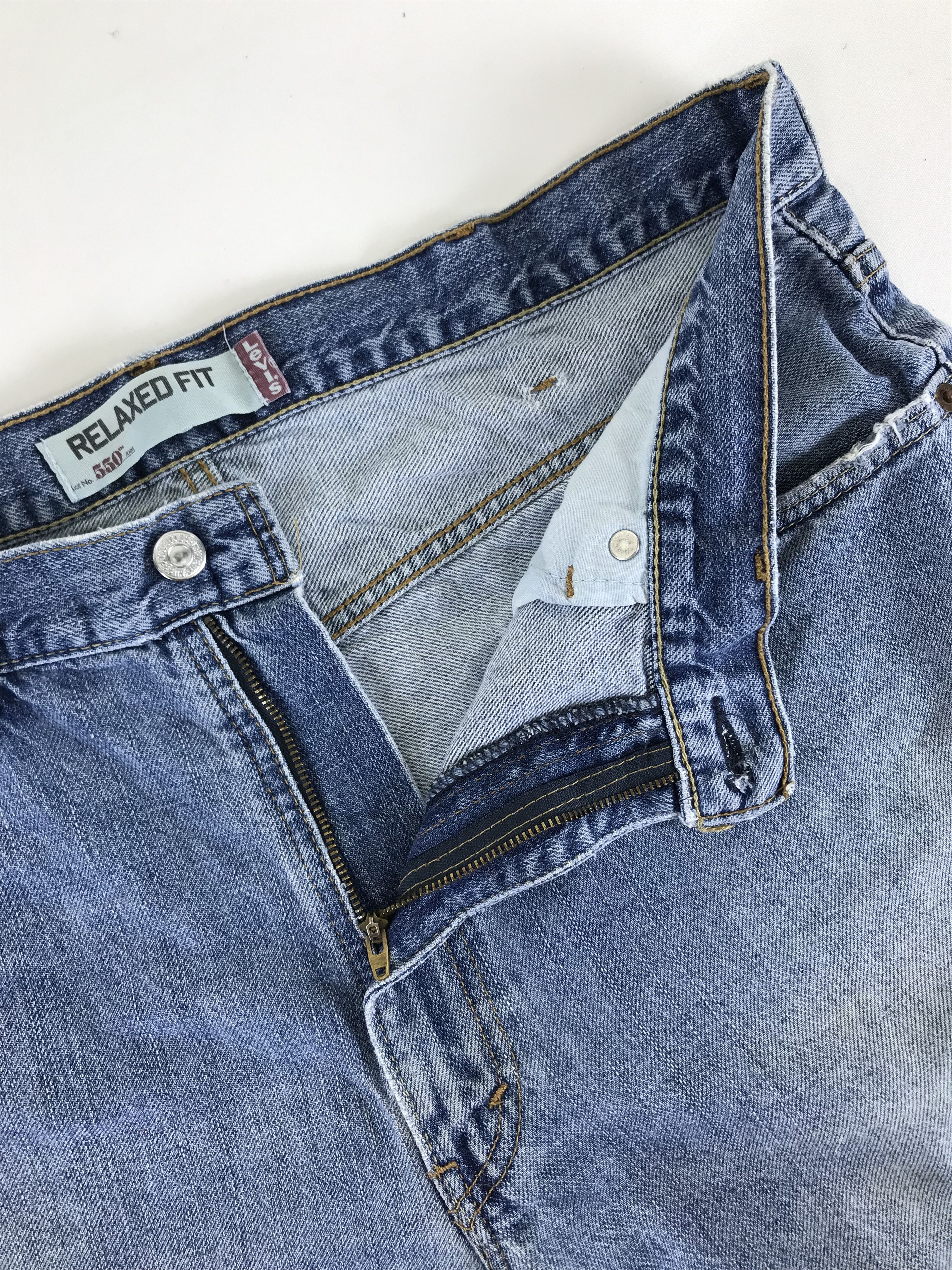 Levi's Vintage Levi's 550 Relaxed Fit Faded Blue Short Jeans Size US 38 / EU 54 - 3 Thumbnail