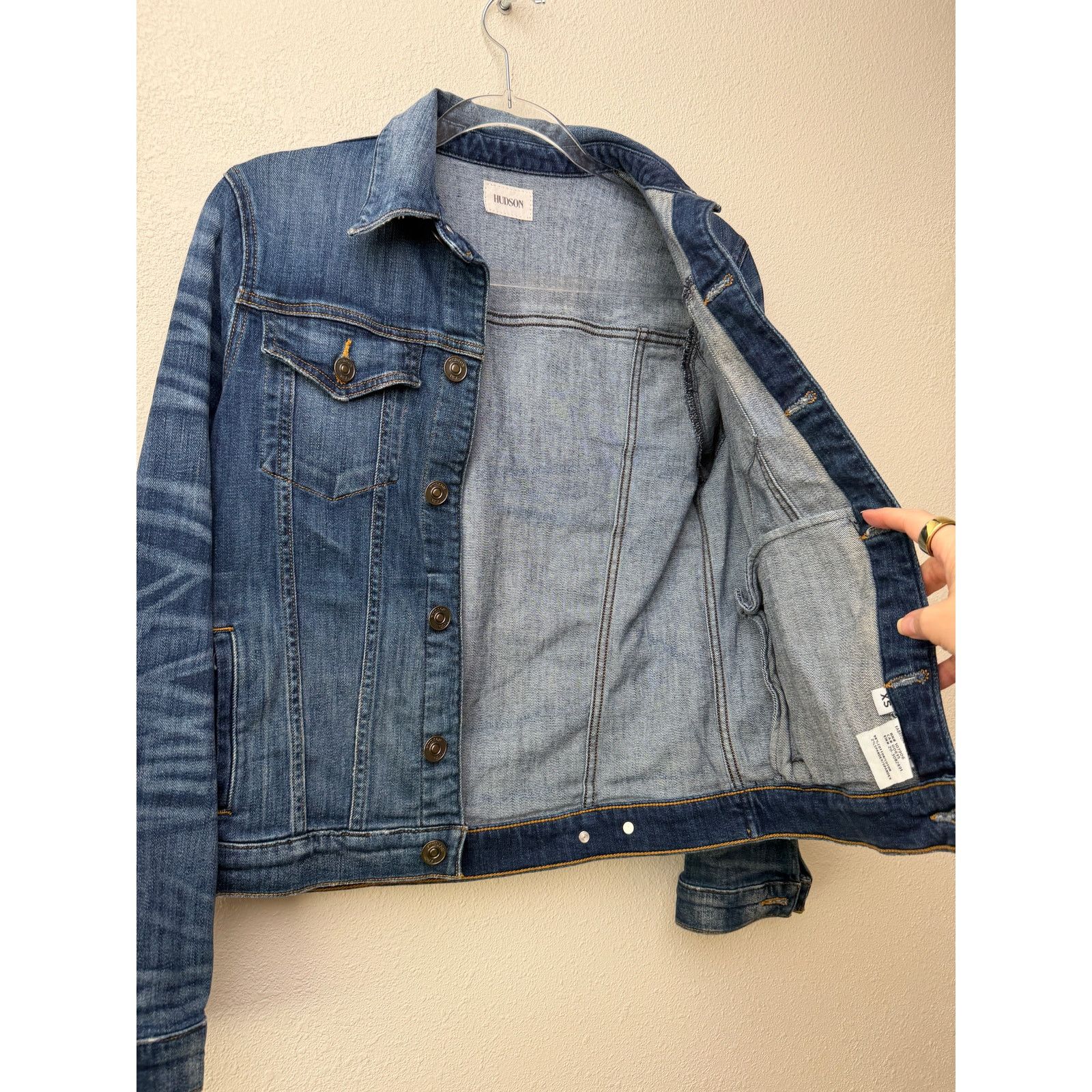 Hudson Outerwear Hudson Classic Medium Wash Denim Jacket Button Front XS Size XS / US 0-2 / IT 36-38 - 6 Thumbnail