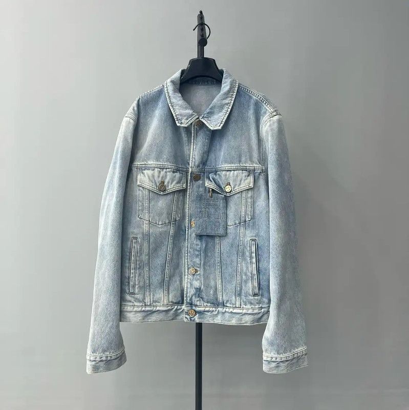 Louis Vuitton Louis Vuitton Women's M Blue Denim Jacket 0089 Size M / US 6-8 / IT 42-44 - 1 Thumbnail