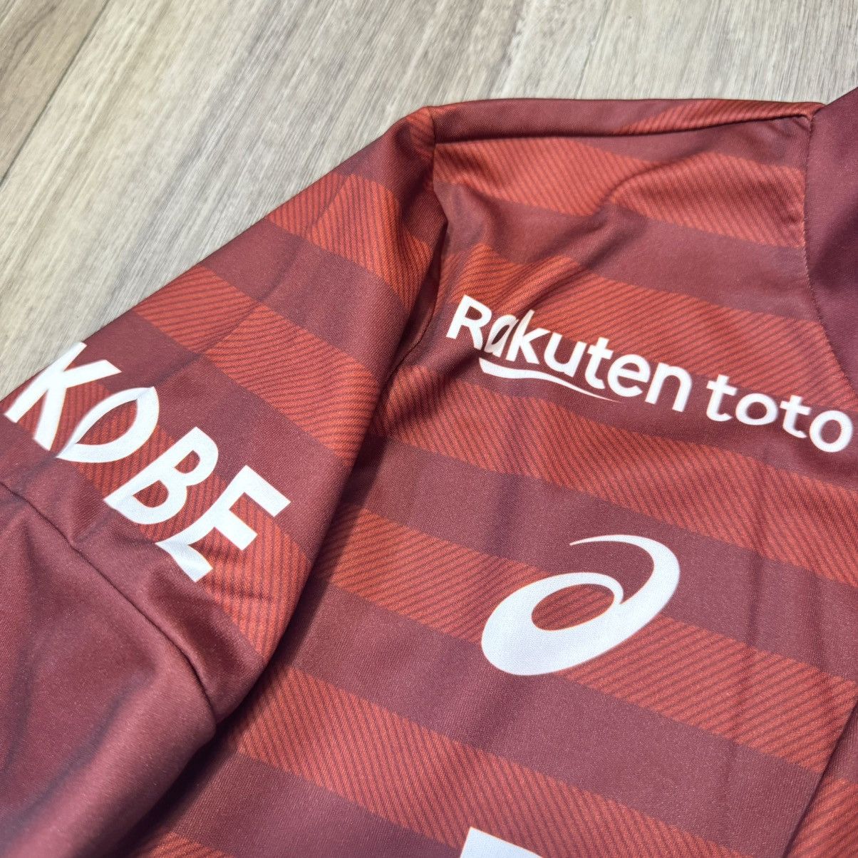 Asics Vissel Kobe 2019 stadium jersey #12 Size US M / EU 48-50 / 2 - 6 Thumbnail