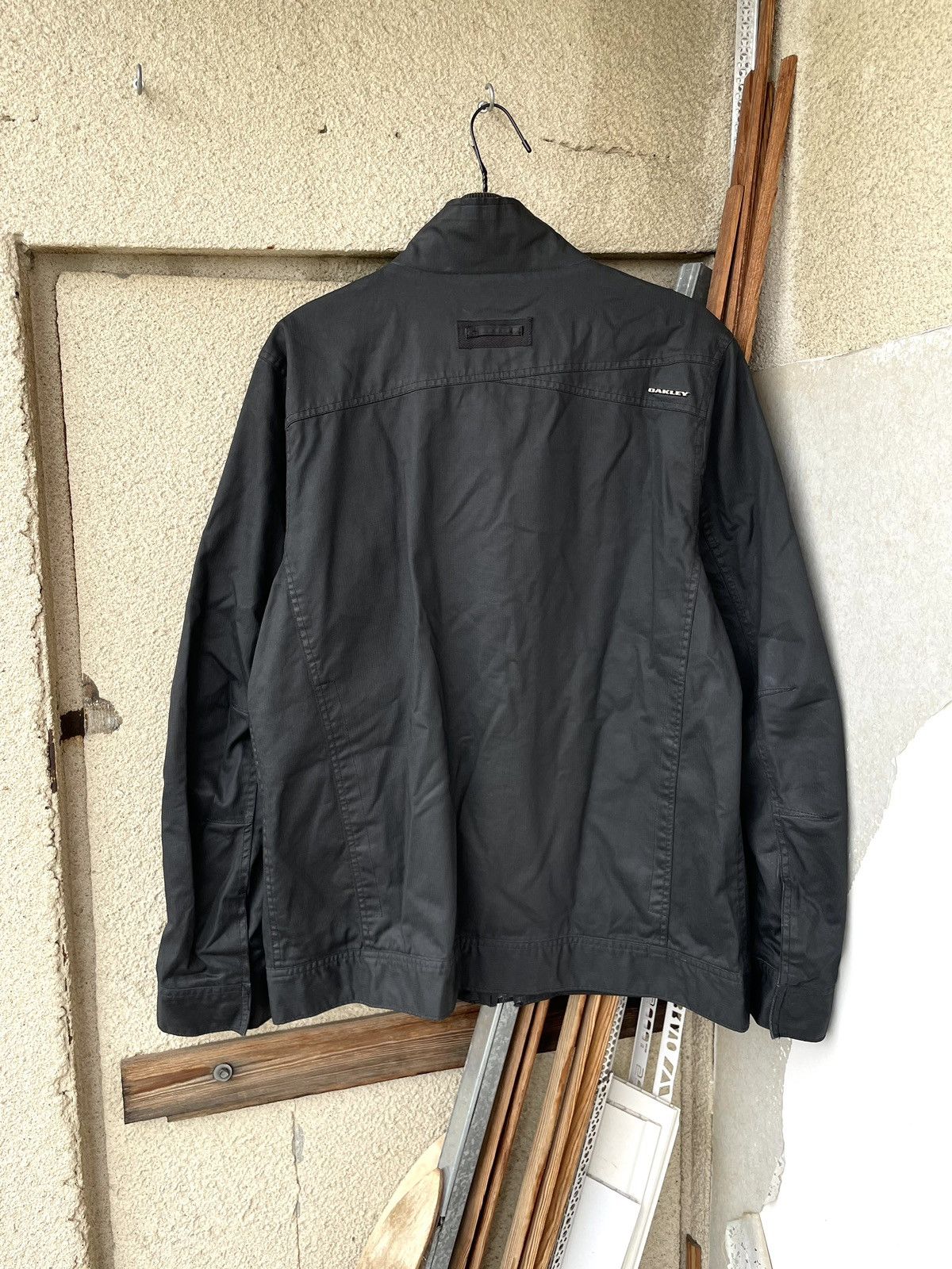 Oakley Vintage Y2K Oakley Metal Logo Avant Garde Military Jacket Size US L / EU 52-54 / 3 - 3 Thumbnail