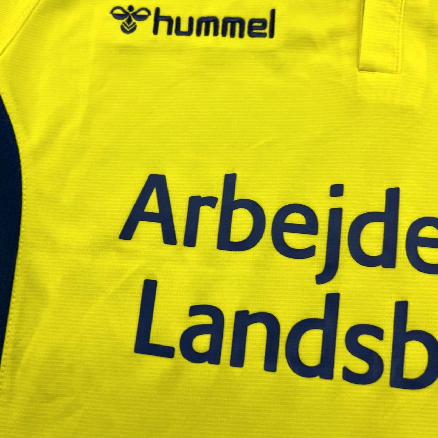 Hummel VINTAGE Brondby 2019 2020 Home Mens Football Jersey Small Hummel Shirt Camiseta Size US S / EU 44-46 / 1 - 5 Thumbnail