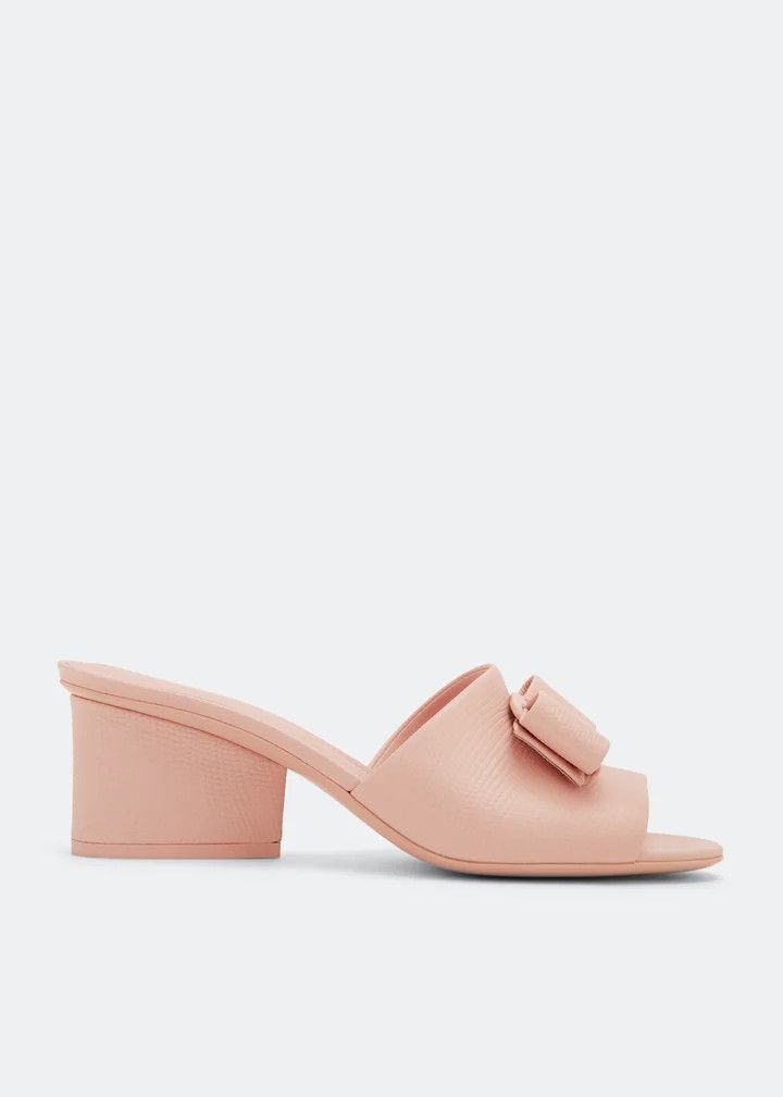 Salvatore Ferragamo o1y0426 Covered Heel Mules in Light Pink Size US 7 / IT 37 - 1 Thumbnail