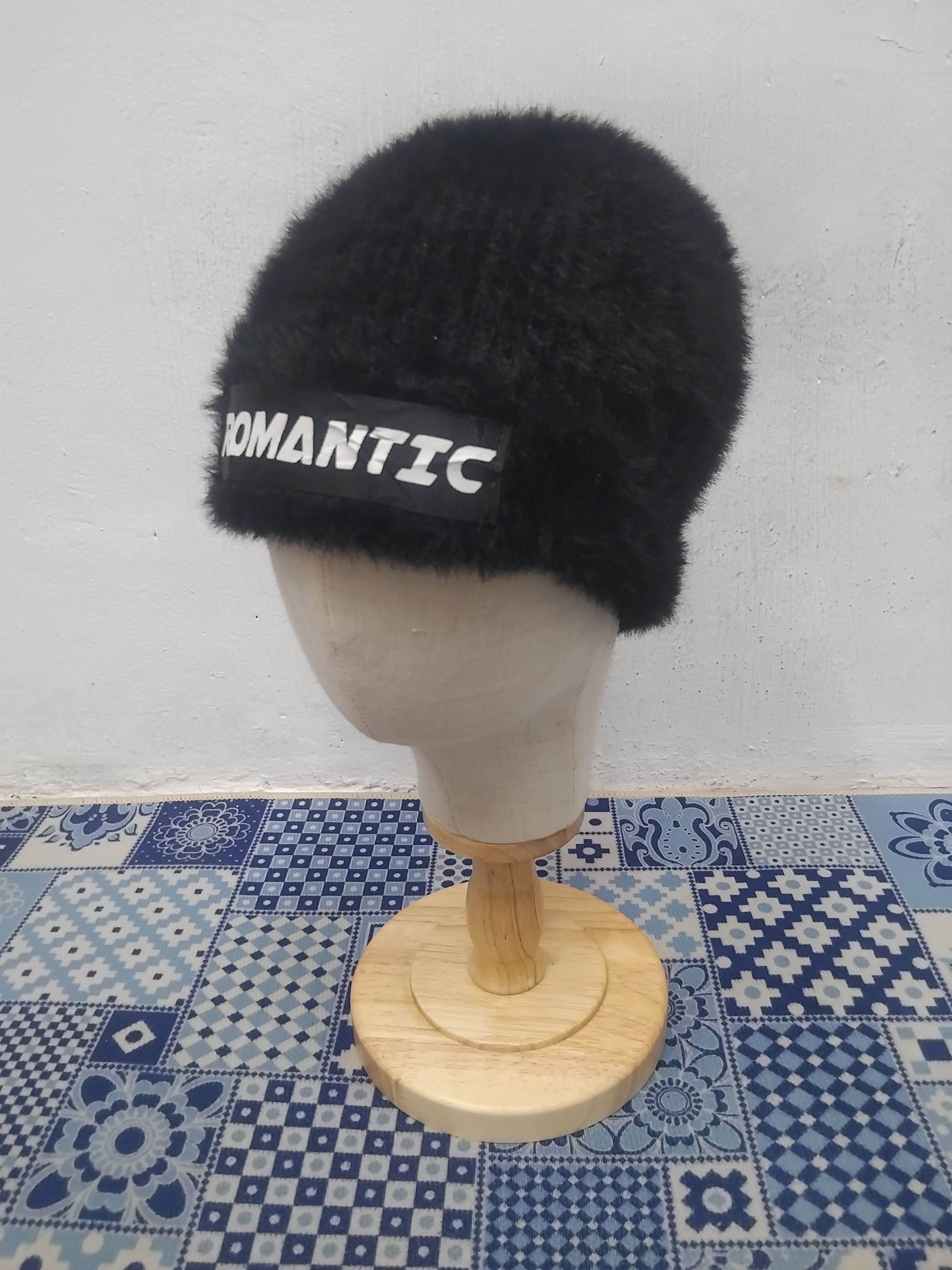 Japanese Brand 💥Romantic black colour fur beanie hat Size ONE SIZE - 6 Thumbnail
