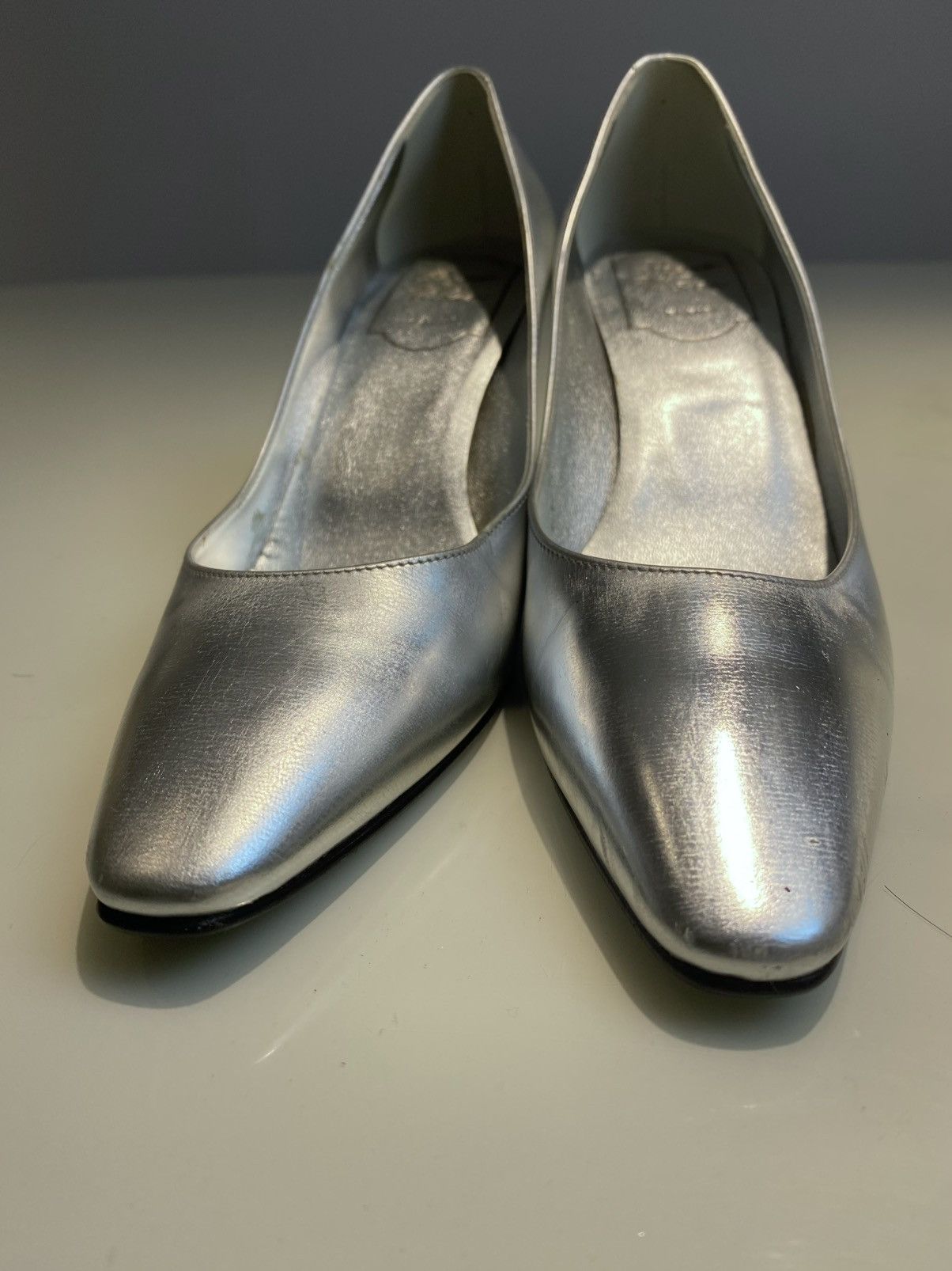 Roger Vivier Silver Roger Vivier Patent Pointed-Toe Comma Heels 35 Size US 5 / IT 35 - 4 Thumbnail