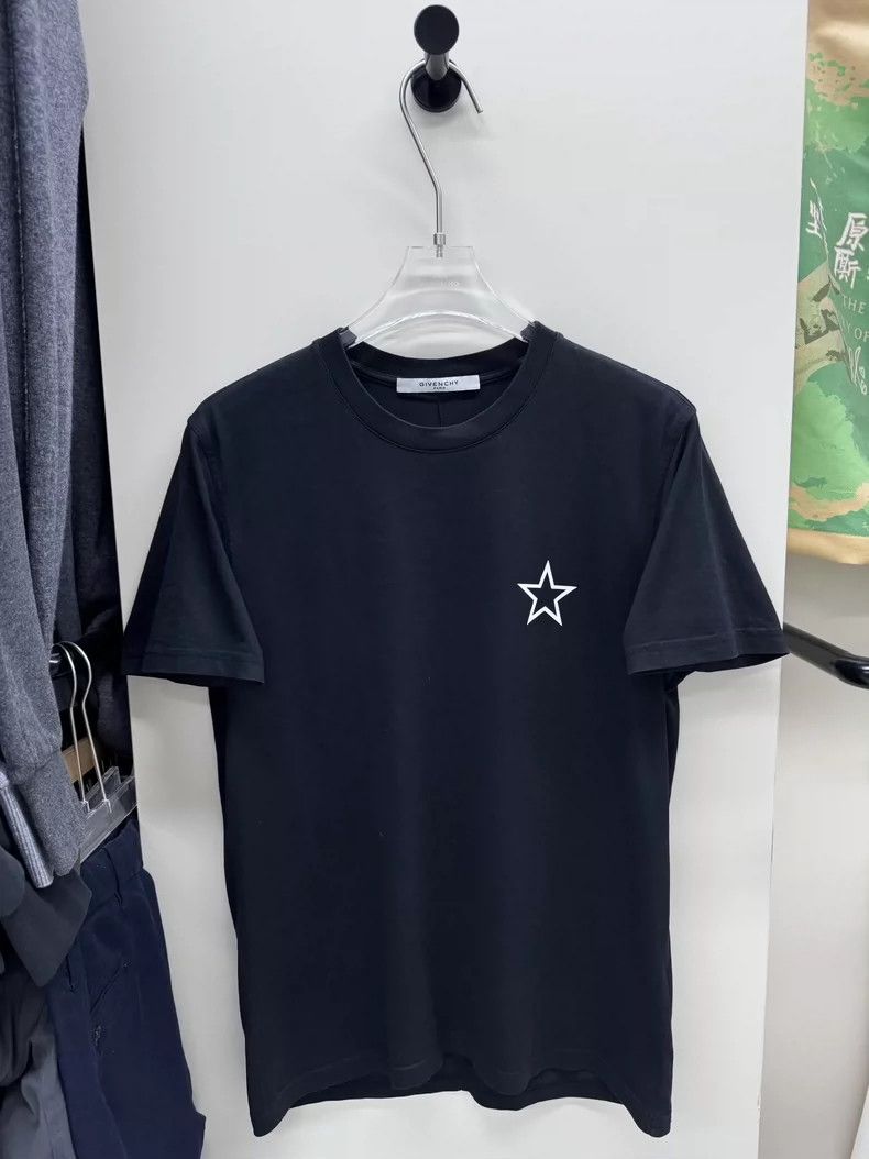 Givenchy Givenchy White Five-Star Short-Sleeve Size US M / EU 48-50 / 2 - 1 Thumbnail