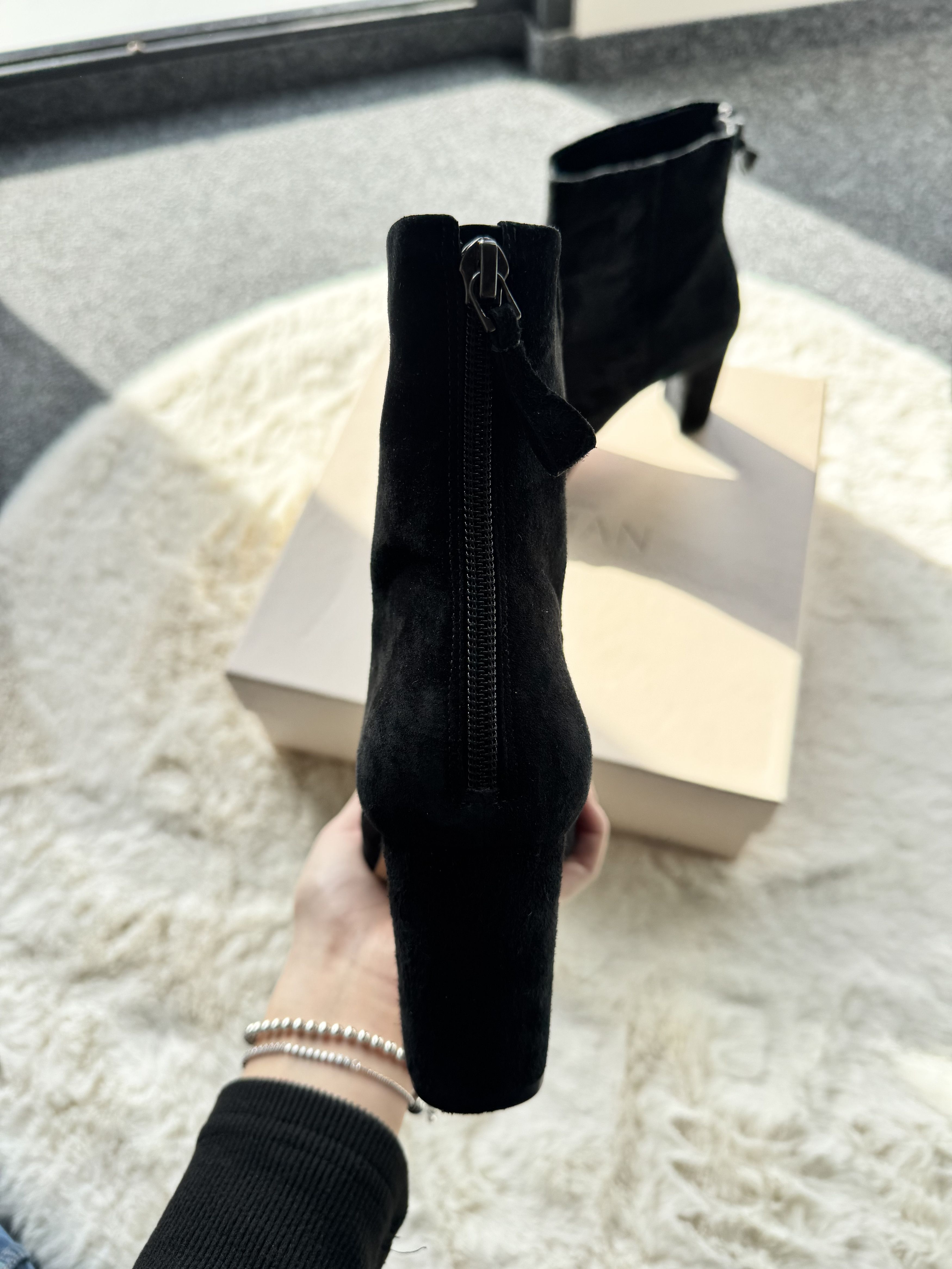 Alexandre Birman Alexandre Birman velvet black ankle boots block heels 38 Size US 8 / IT 38 - 6 Thumbnail