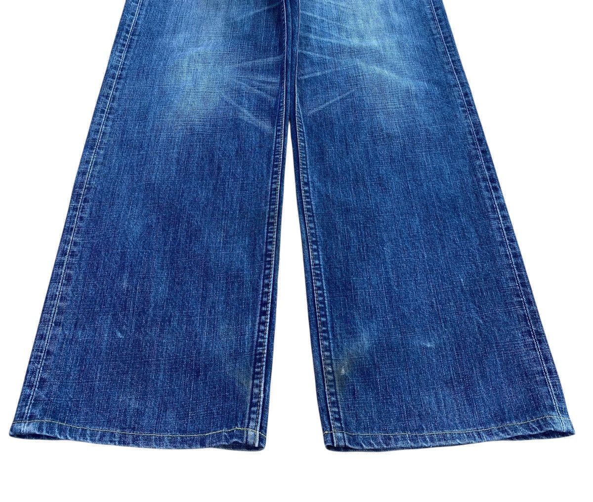Levi's Levi’s Light Wash Whiskered Style Straight Leg Jeans Size US 31 - 4 Thumbnail