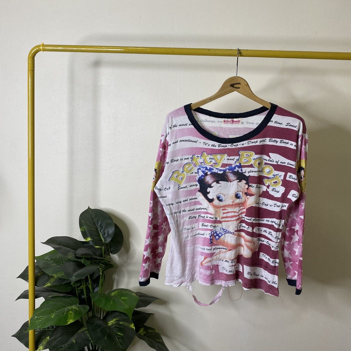 Vintage Vintage 1990s Betty Boop AOP LS Women T Shirt Size M / US 6-8 / IT 42-44 - 1 Thumbnail